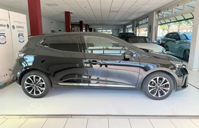 Renault Clio view 4