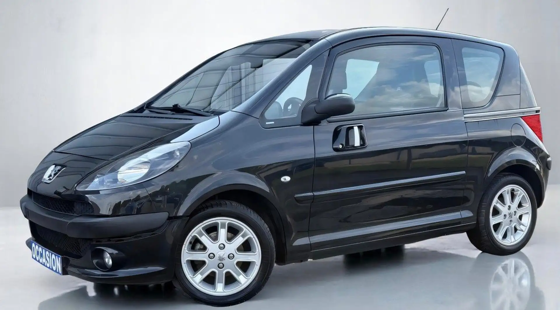 Peugeot 1007 1.6i 110ch (7 cv) 16V - BVM5 - 3 Portes - RC Line Noir - 1