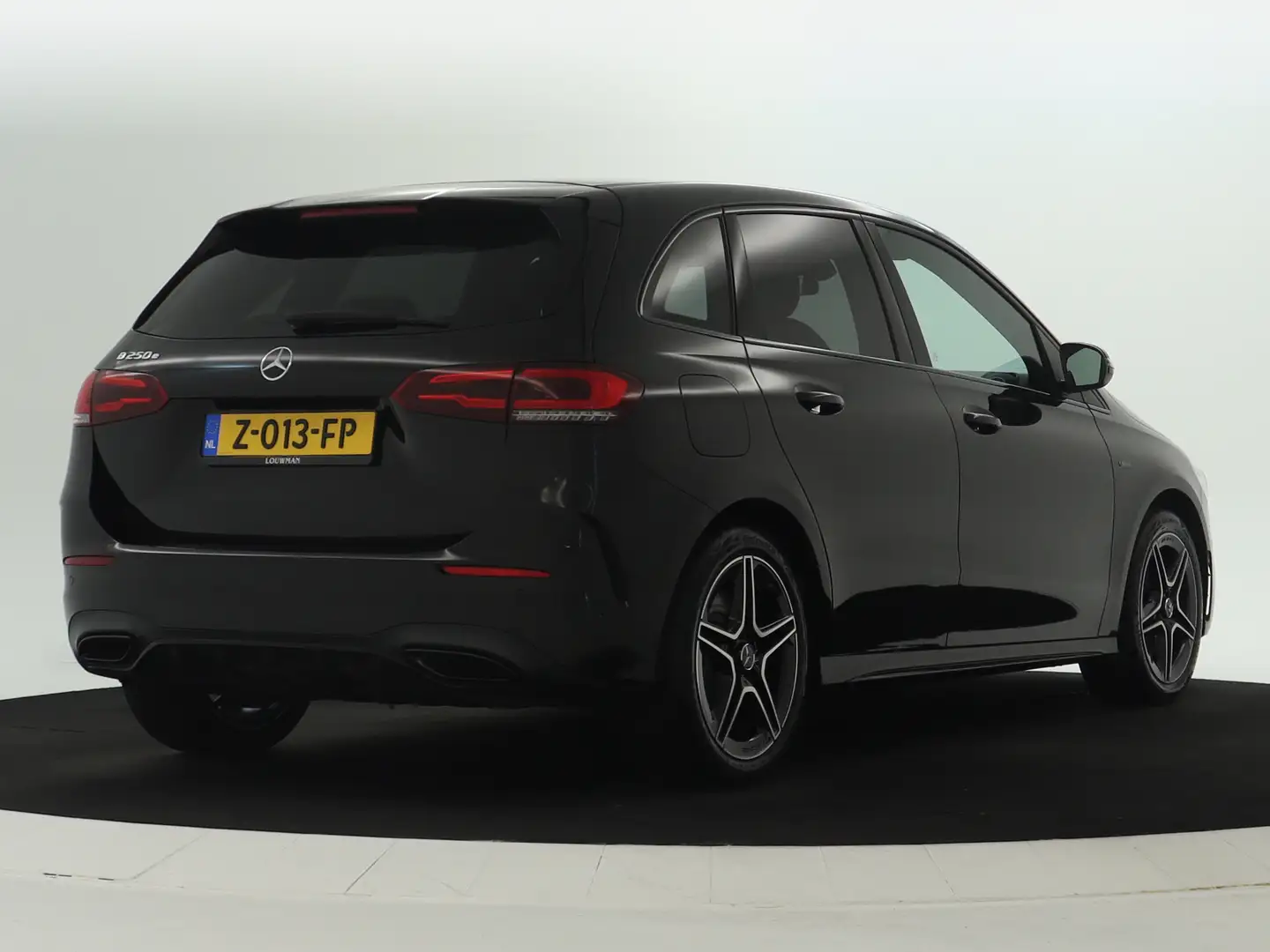 Mercedes-Benz B 250 e | Achteruitrijcamera | Nightpakket | Apple Carpl Zwart - 2