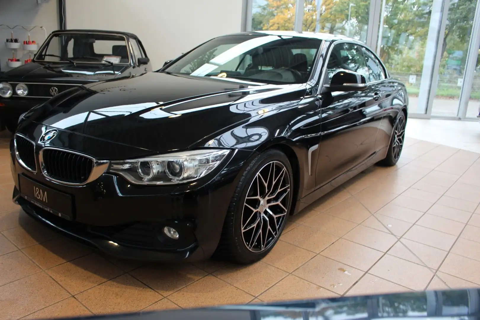 BMW 420 i Cabrio+Leder+Bi-Xenon+2.Hand+Sport Zwart - 2