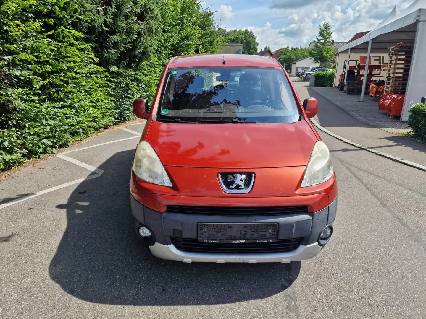 Peugeot Partner Tendance Rot - 1