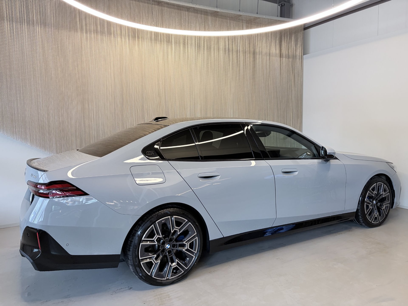 BMW 540 d xDrive — photo 6