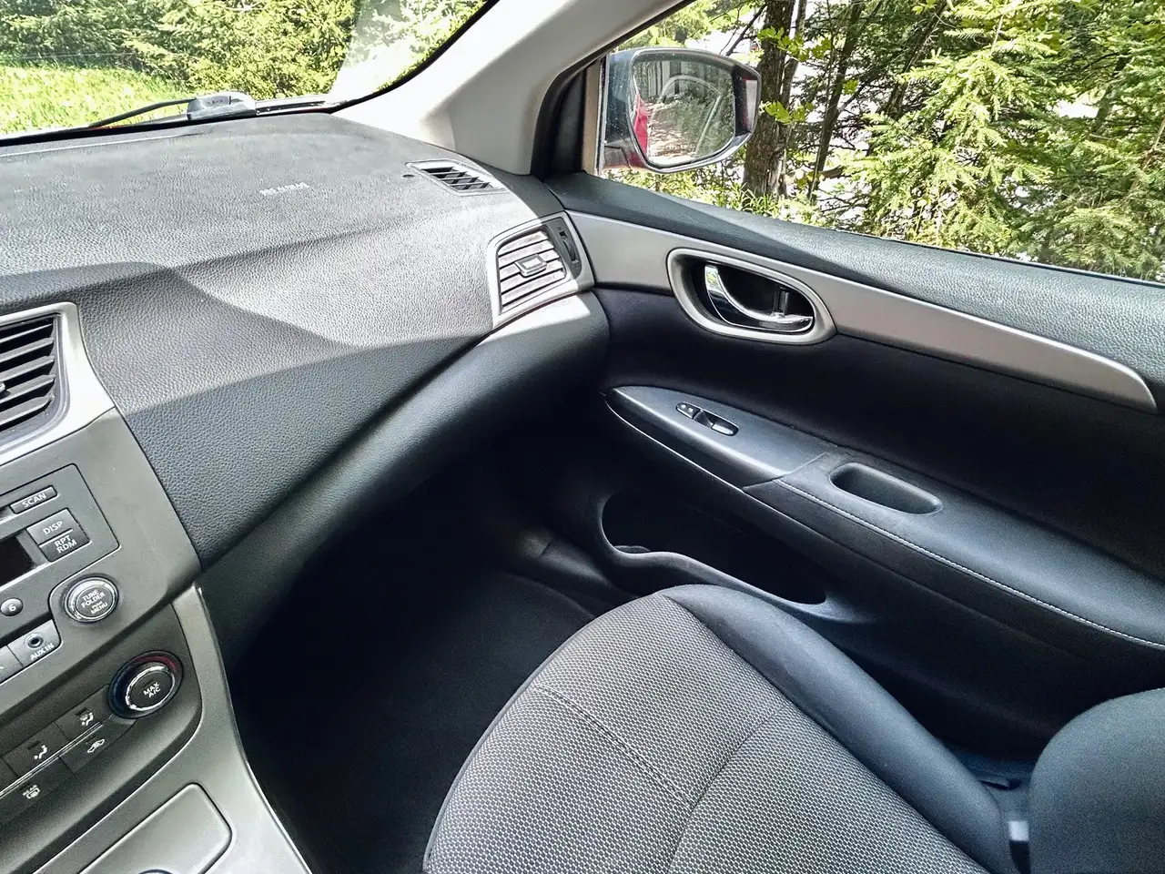 Nissan Sentra снимка Nissan Sentra
