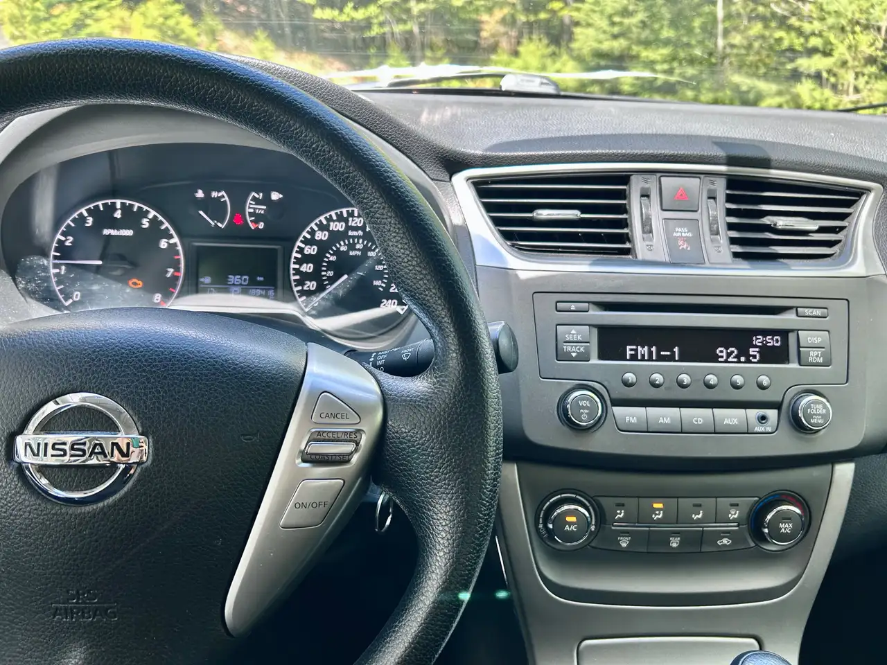 Nissan Sentra снимка Nissan Sentra