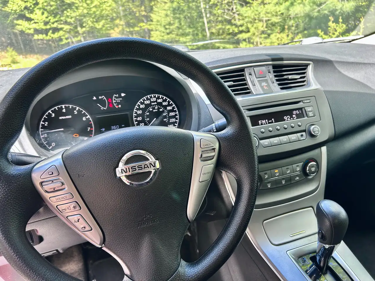 Nissan Sentra снимка Nissan Sentra