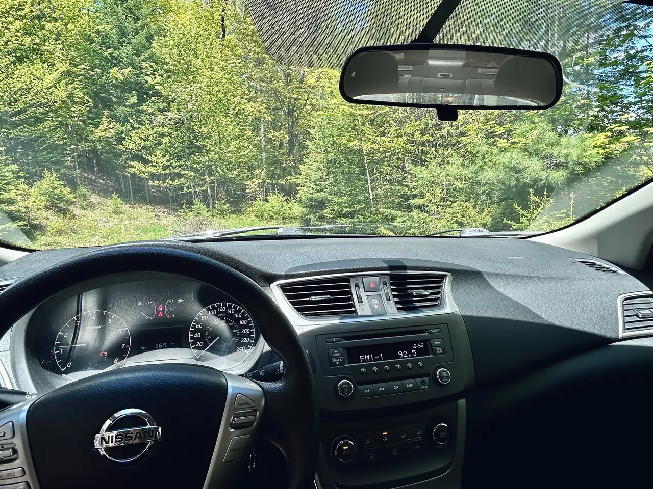 Nissan Sentra снимка Nissan Sentra
