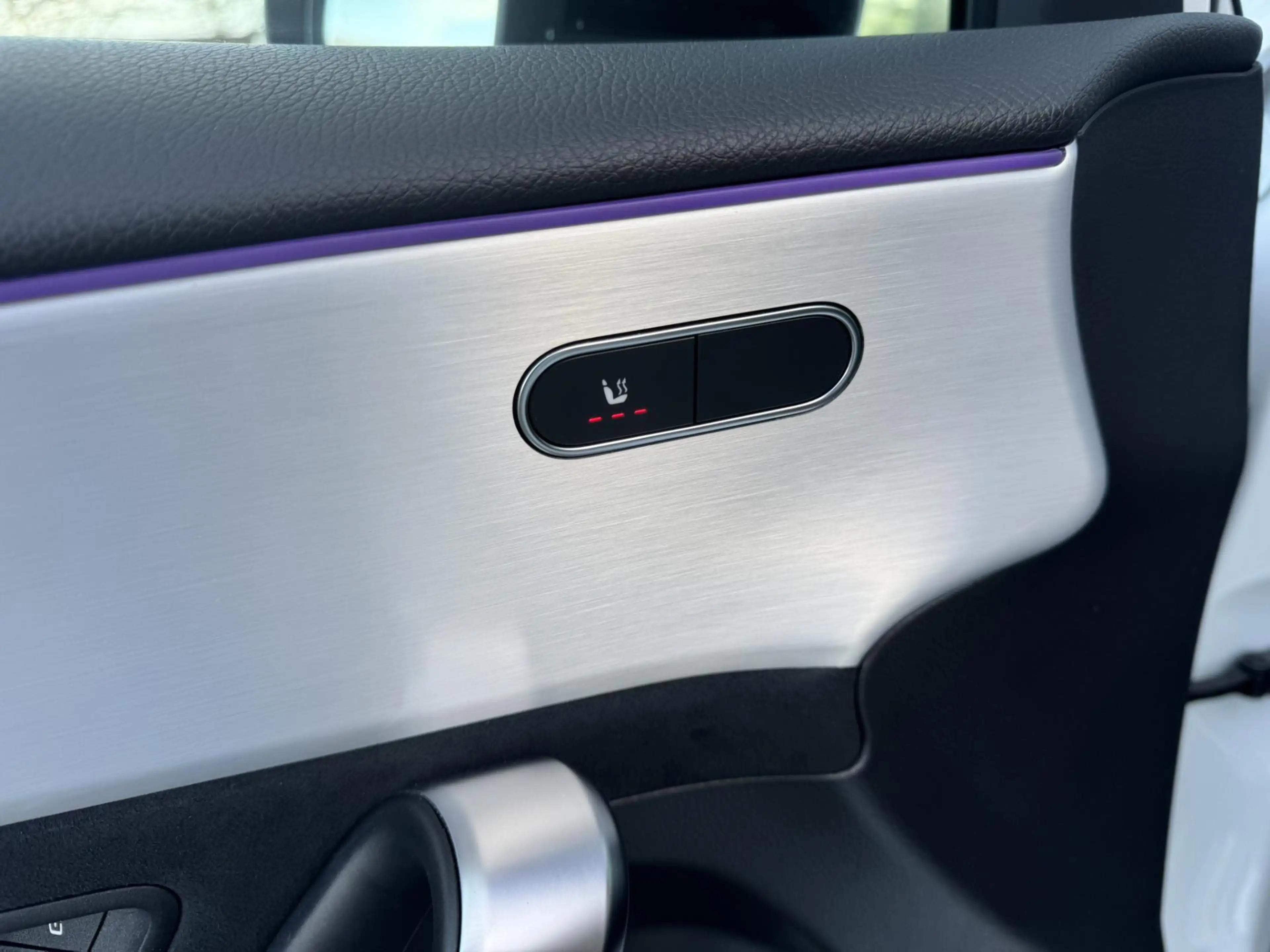 Mercedes-Benz A 250 e AMG Line Plug in Hybride 218pk Pano / Widescreen — photo 13