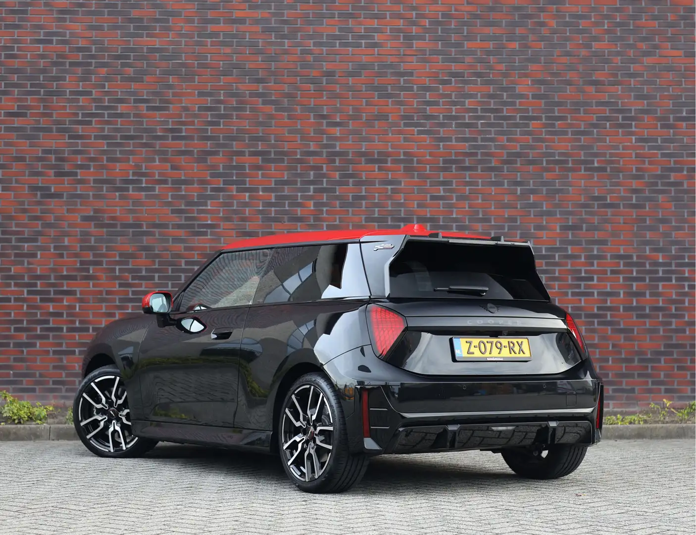 MINI Cooper E Cooper E | JCW - XL Pack - Pano - Massage Noir - 2
