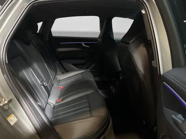 Audi A6 view 6