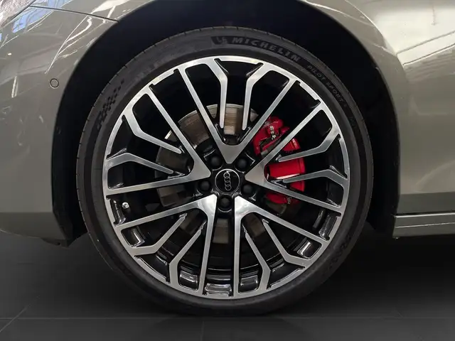 Audi A6 view 7