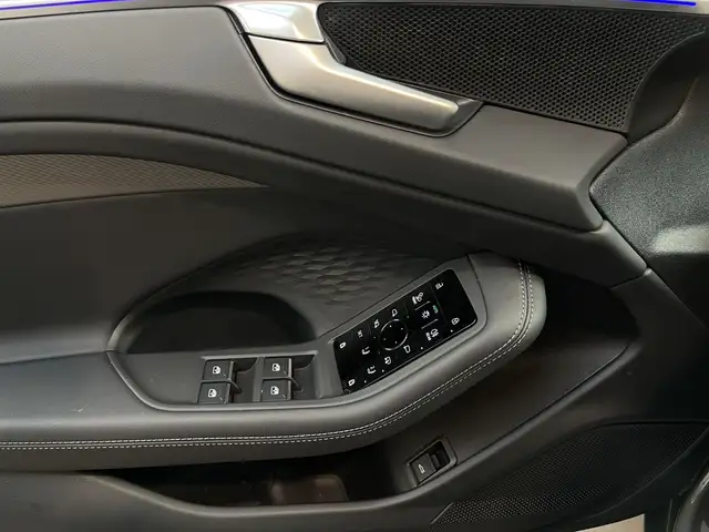 Audi A6 view 8