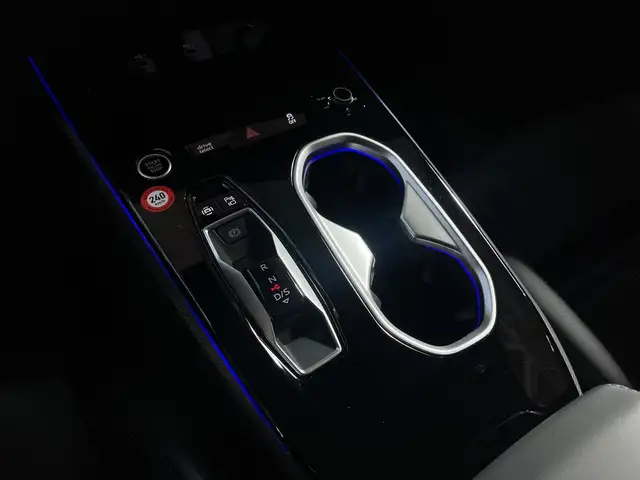Audi A6 view 11