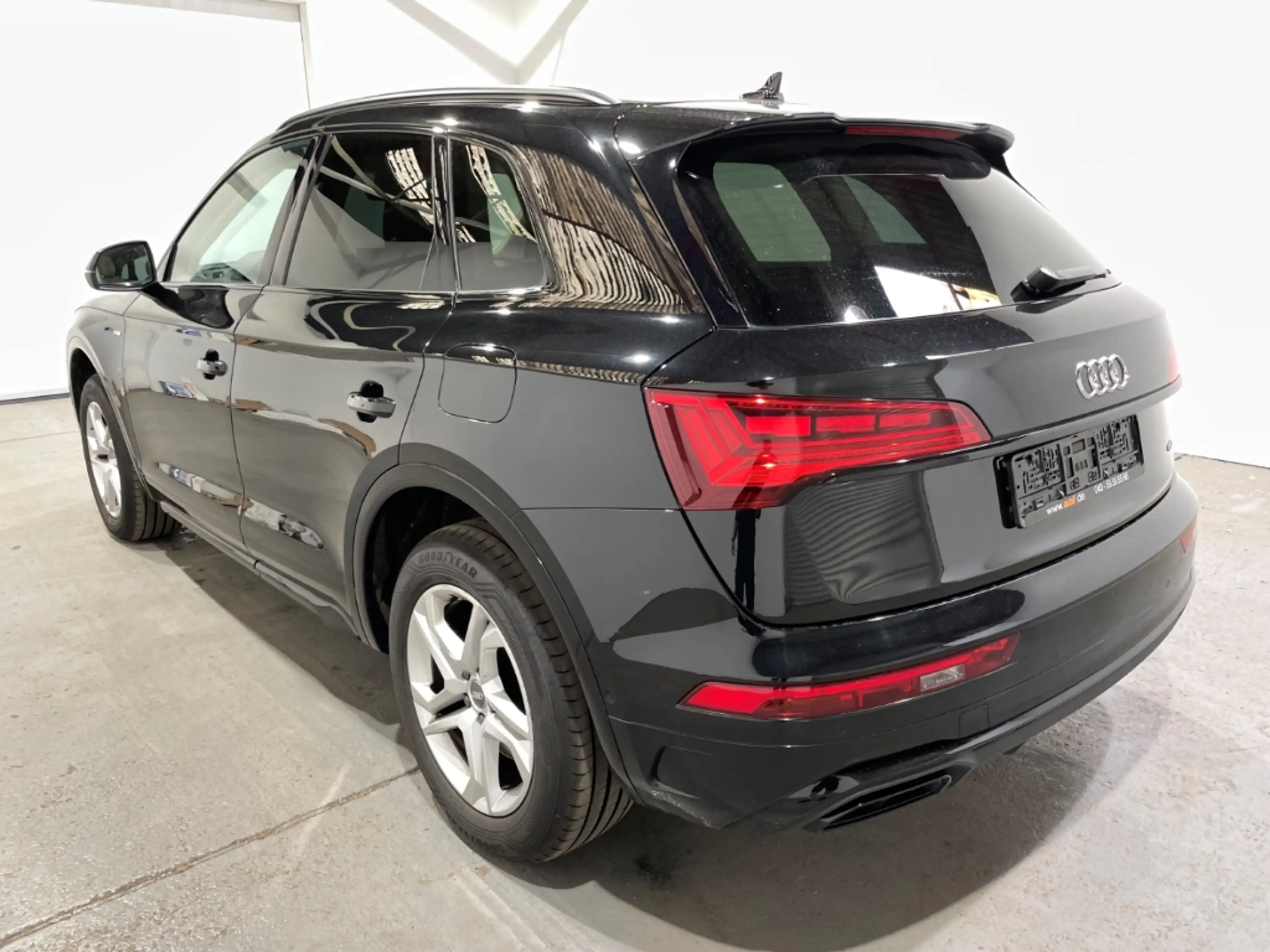 Audi Q5 50 TFSI e quattro S-line EU6d Leder ACC Pano — photo 2