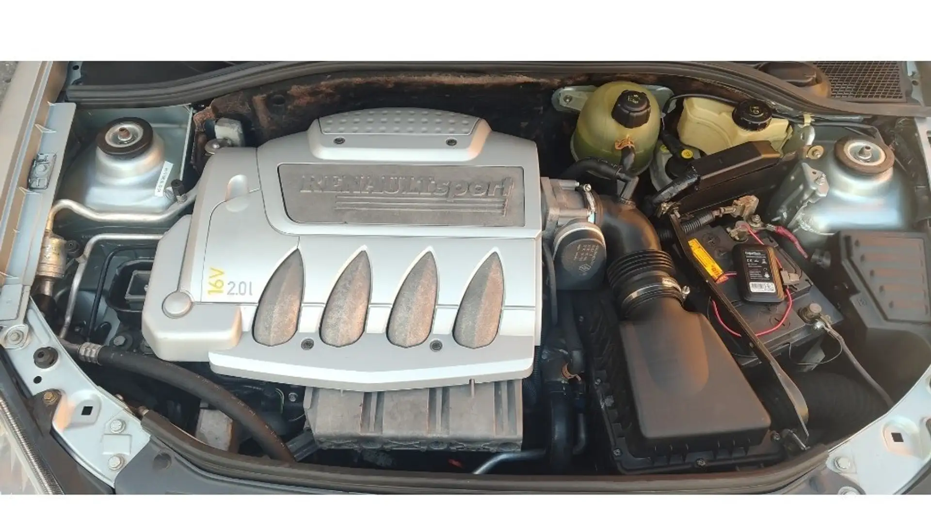 Renault Clio 3p 2.0 16v Sport - 2