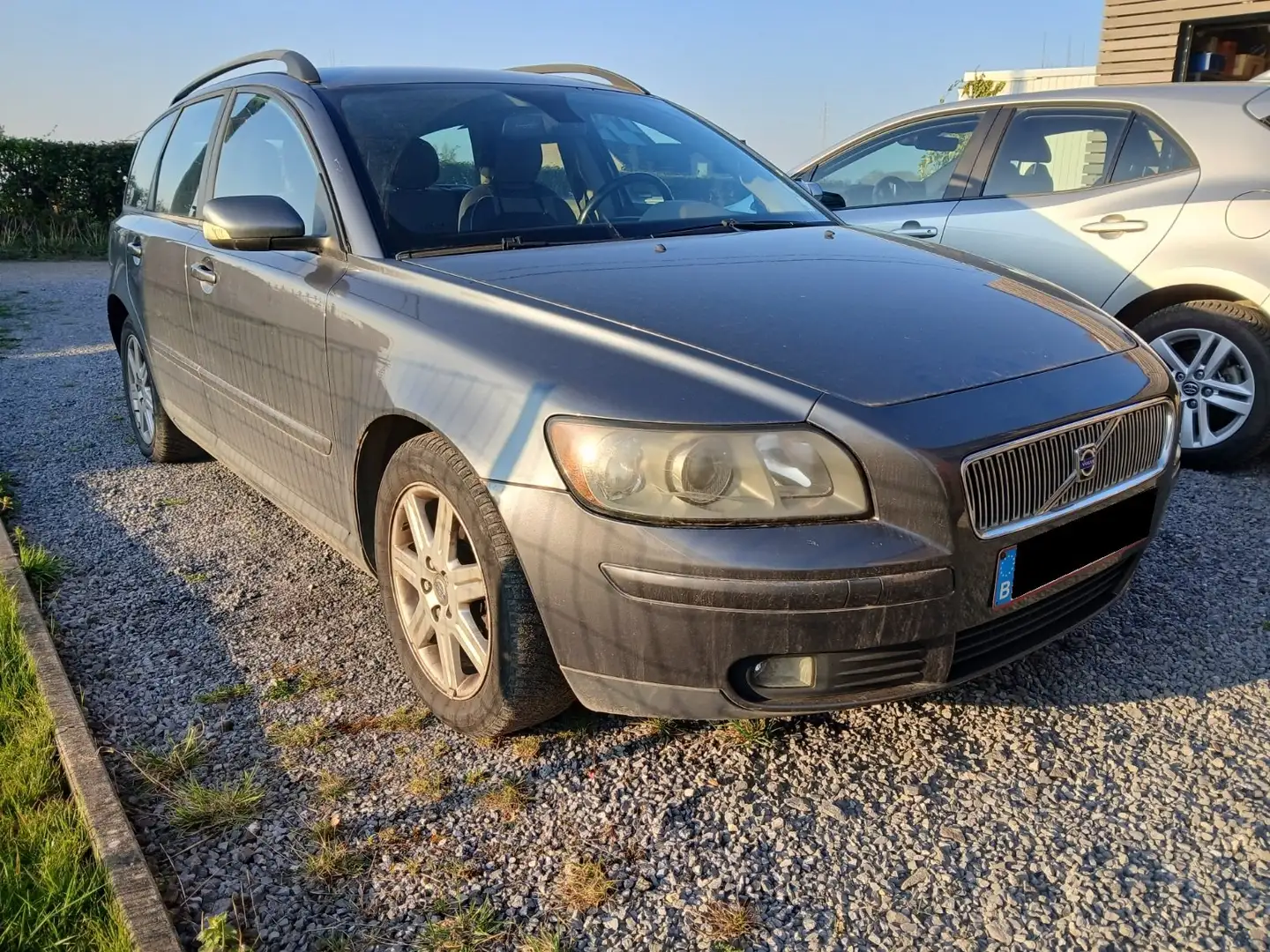 Volvo V50 V50 2.0 Turbo - D Momentum Gris - 1