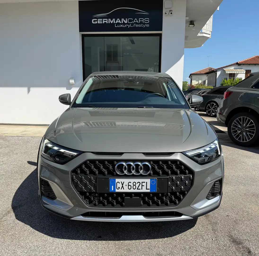 Audi A1 A1 Citycarver 30 1.0 tfsi 116cv s-tronic Grigio - 1