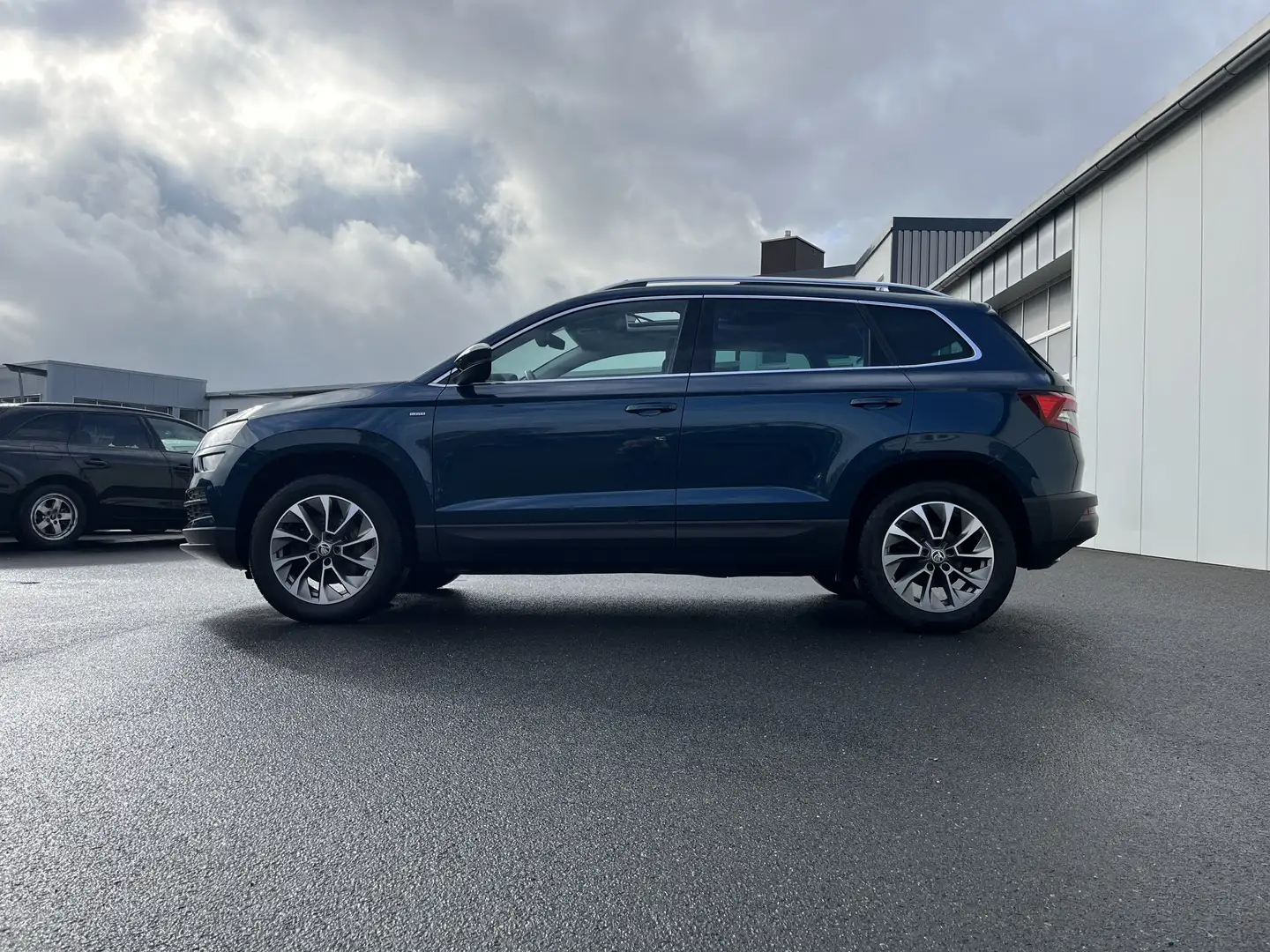 Skoda Karoq 2.0 TDI DSG 4x4 Clever 181€ m. 20% Anzahlung Pan Blau - 2