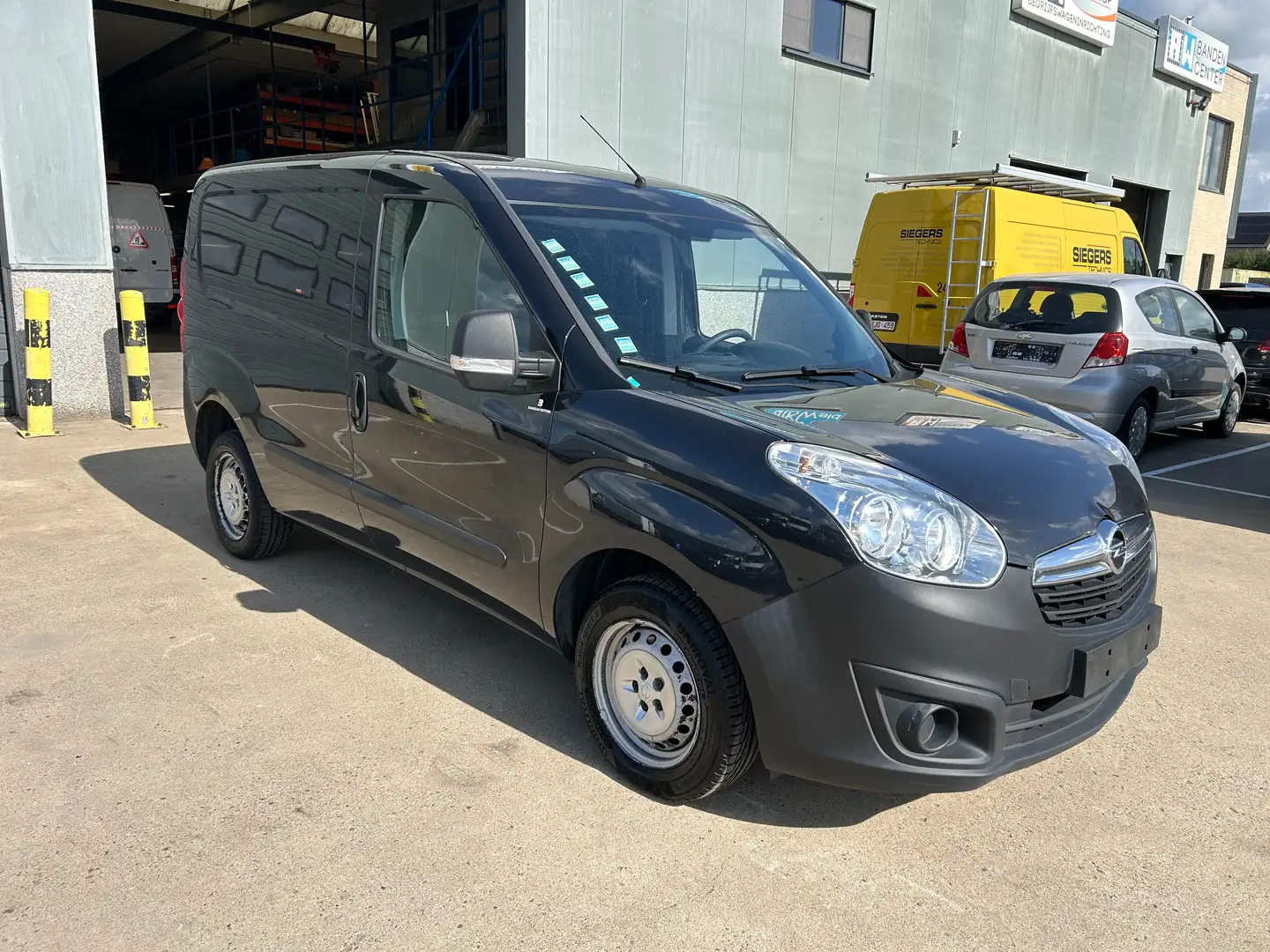 Opel Combo 1.3 dci met airco top aanbieding reeds gekeurd Noir - 2