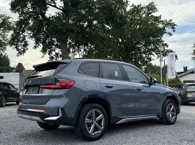 BMW X1 view 3