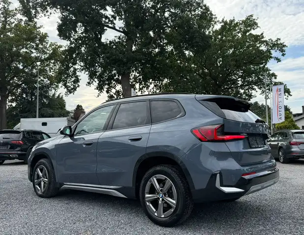BMW X1 view 2