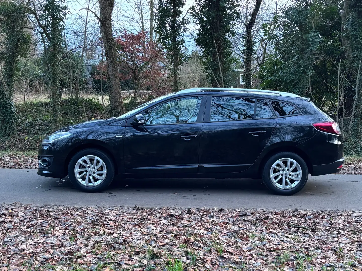 Renault Megane Estate 1.2 TCe Limited | Cruise + Navi + 1e Eigena Schwarz - 2