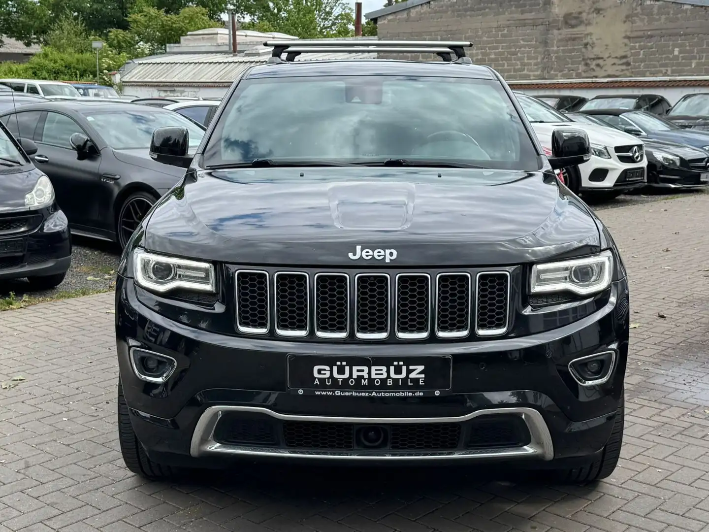 Jeep Grand Cherokee 3.0 CRD Overland*250PS* Schwarz - 2