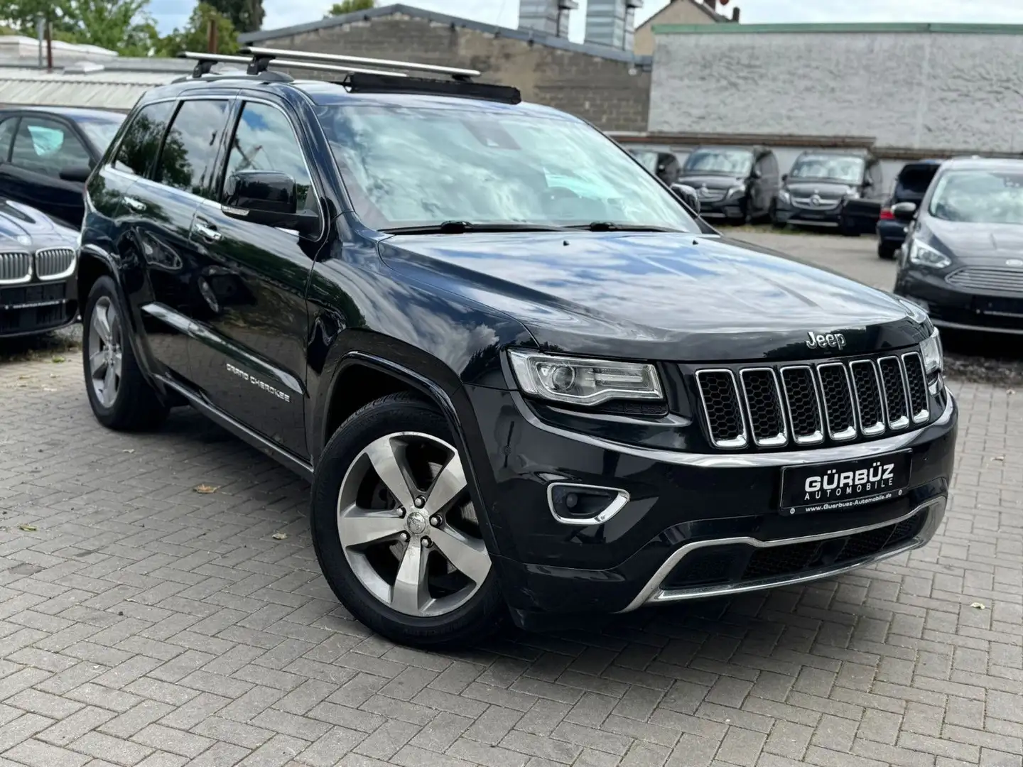 Jeep Grand Cherokee 3.0 CRD Overland*250PS* Schwarz - 1
