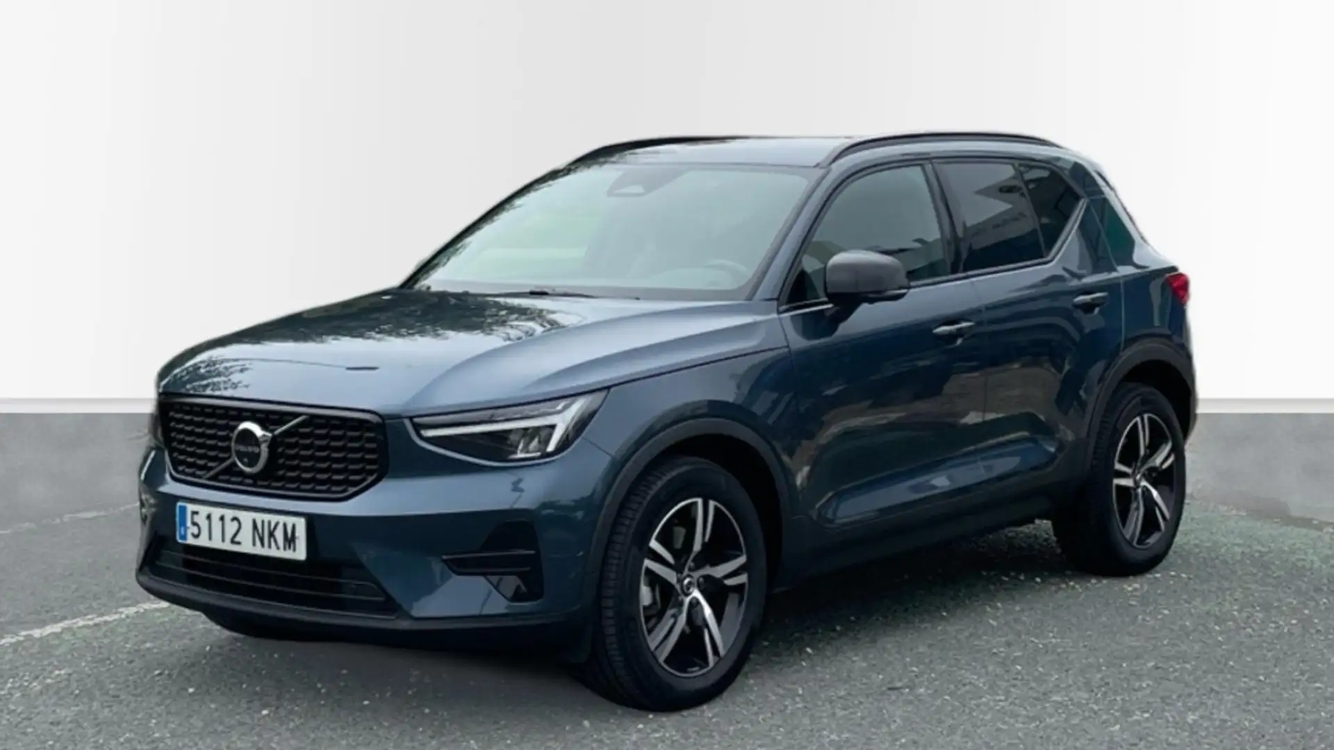 Volvo XC40 2.0 B3 MHEV PLUS DARK DCT 5P - 1