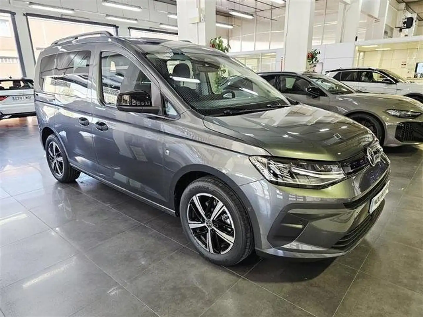 Volkswagen Caddy 2.0TDI Outdoor DSG 90KW Gris - 2