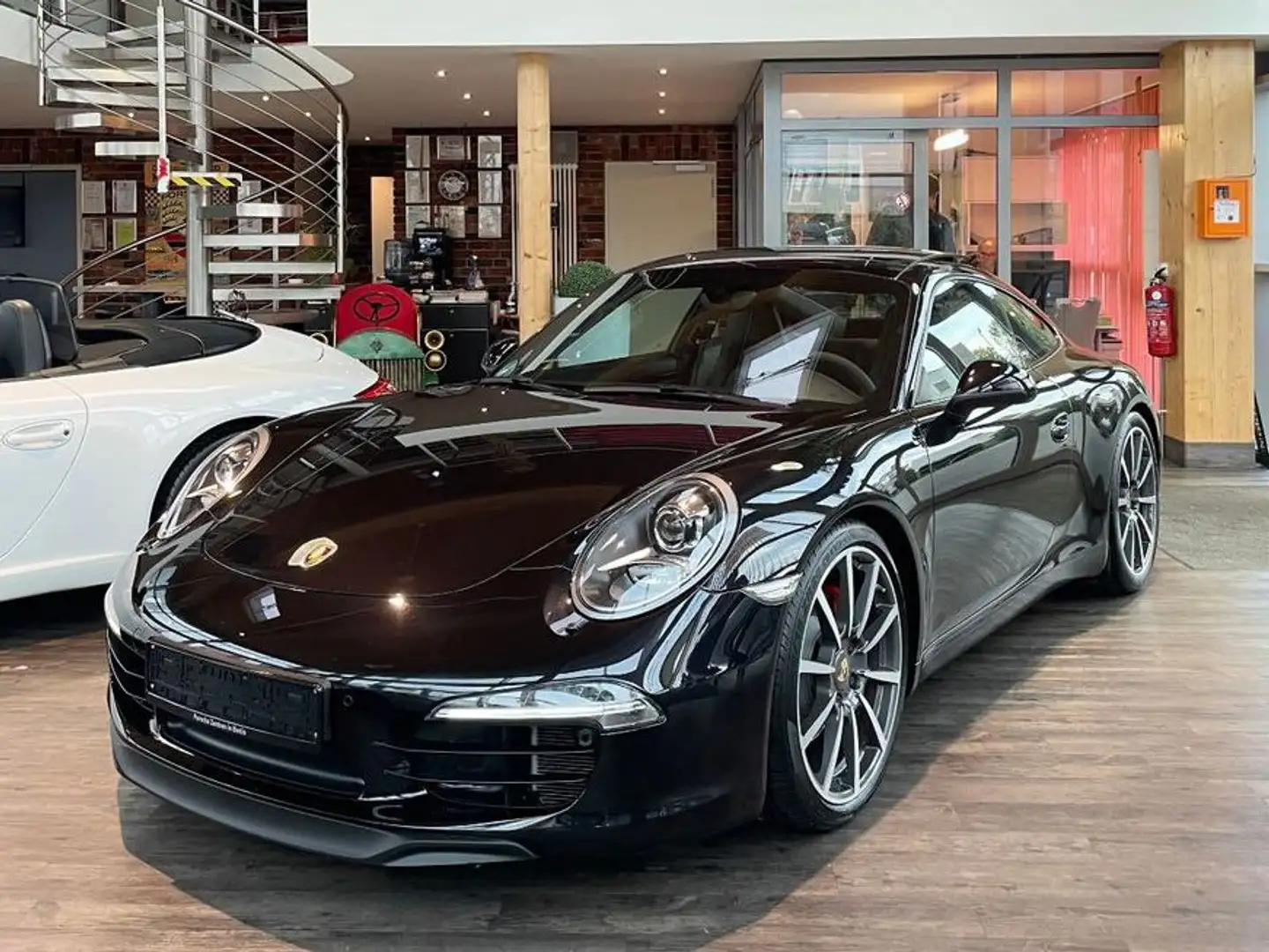 Porsche 991 Carrera S PDK Panorama Approved BRD Schwarz - 2