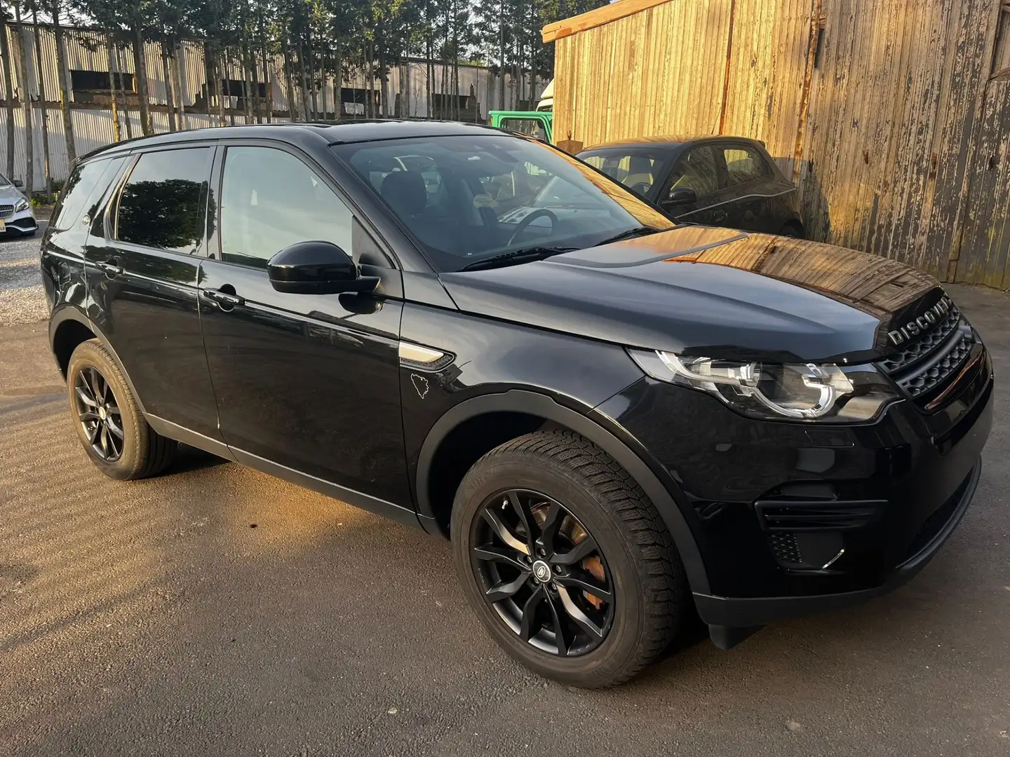 Land Rover Discovery Sport 2.0 Schwarz - 1