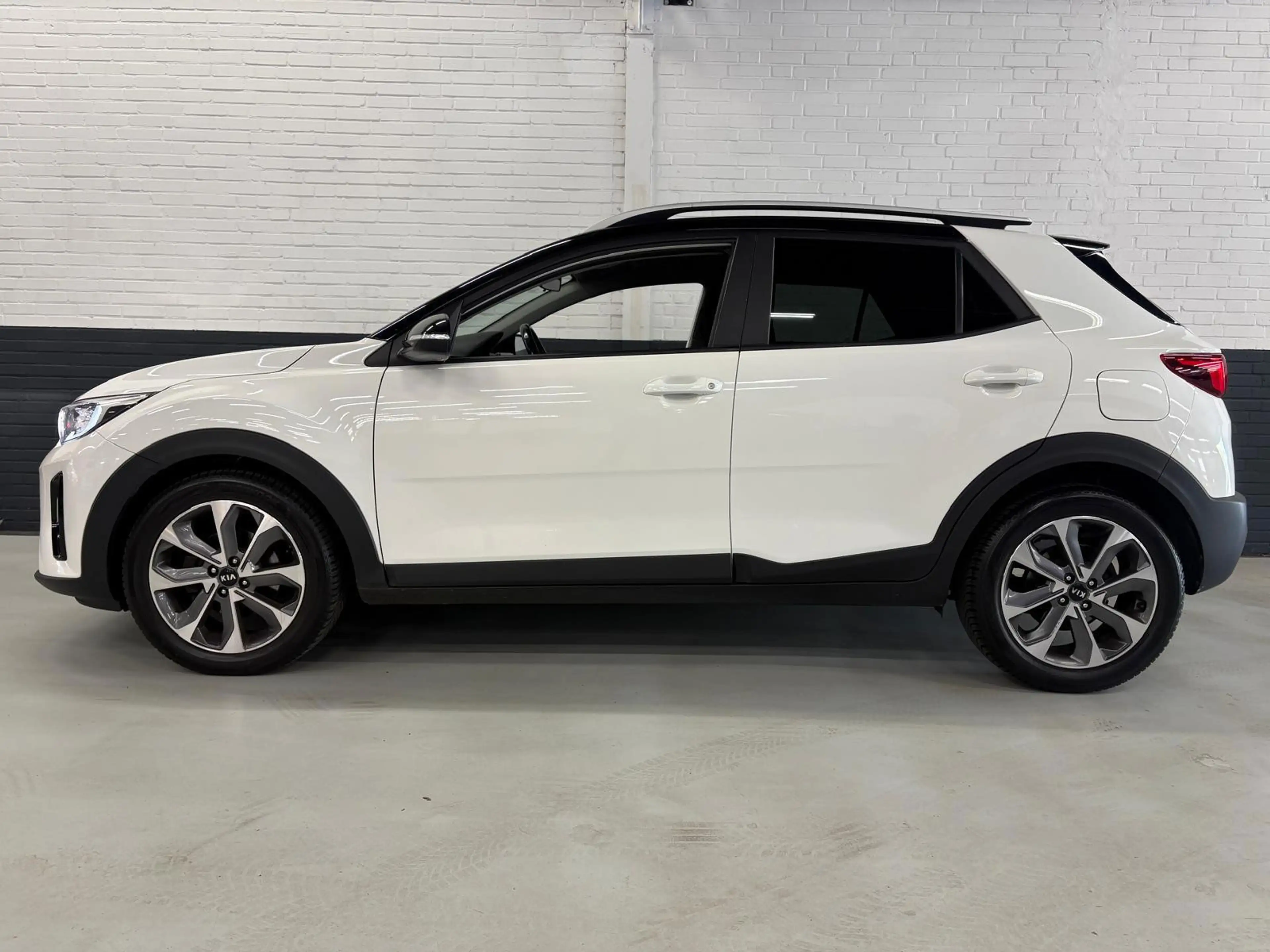 Kia Stonic 1.0 T-GDi Dynamic Plus Line Automaat | NAVI | PDC — photo 6