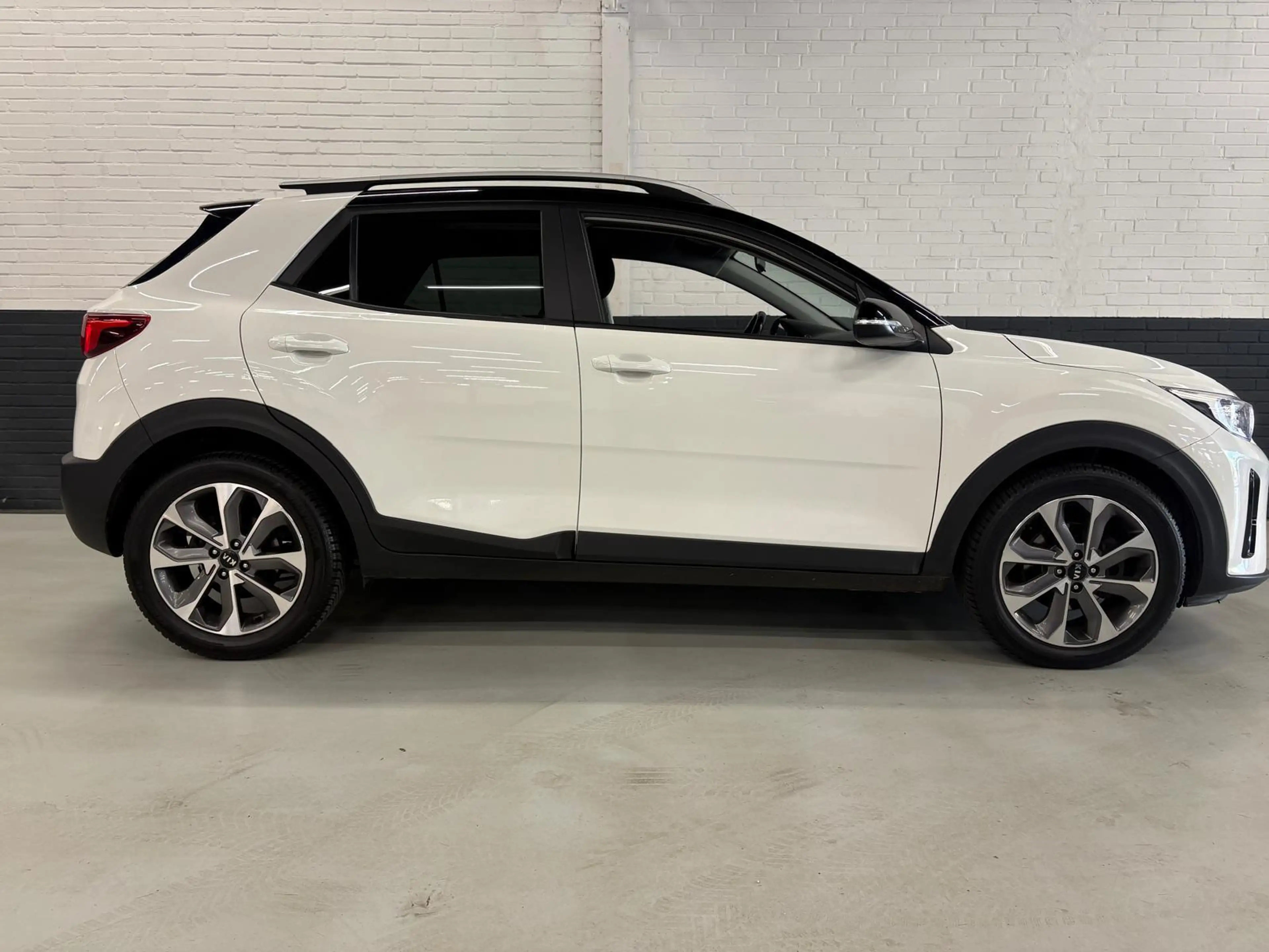 Kia Stonic 1.0 T-GDi Dynamic Plus Line Automaat | NAVI | PDC — photo 5