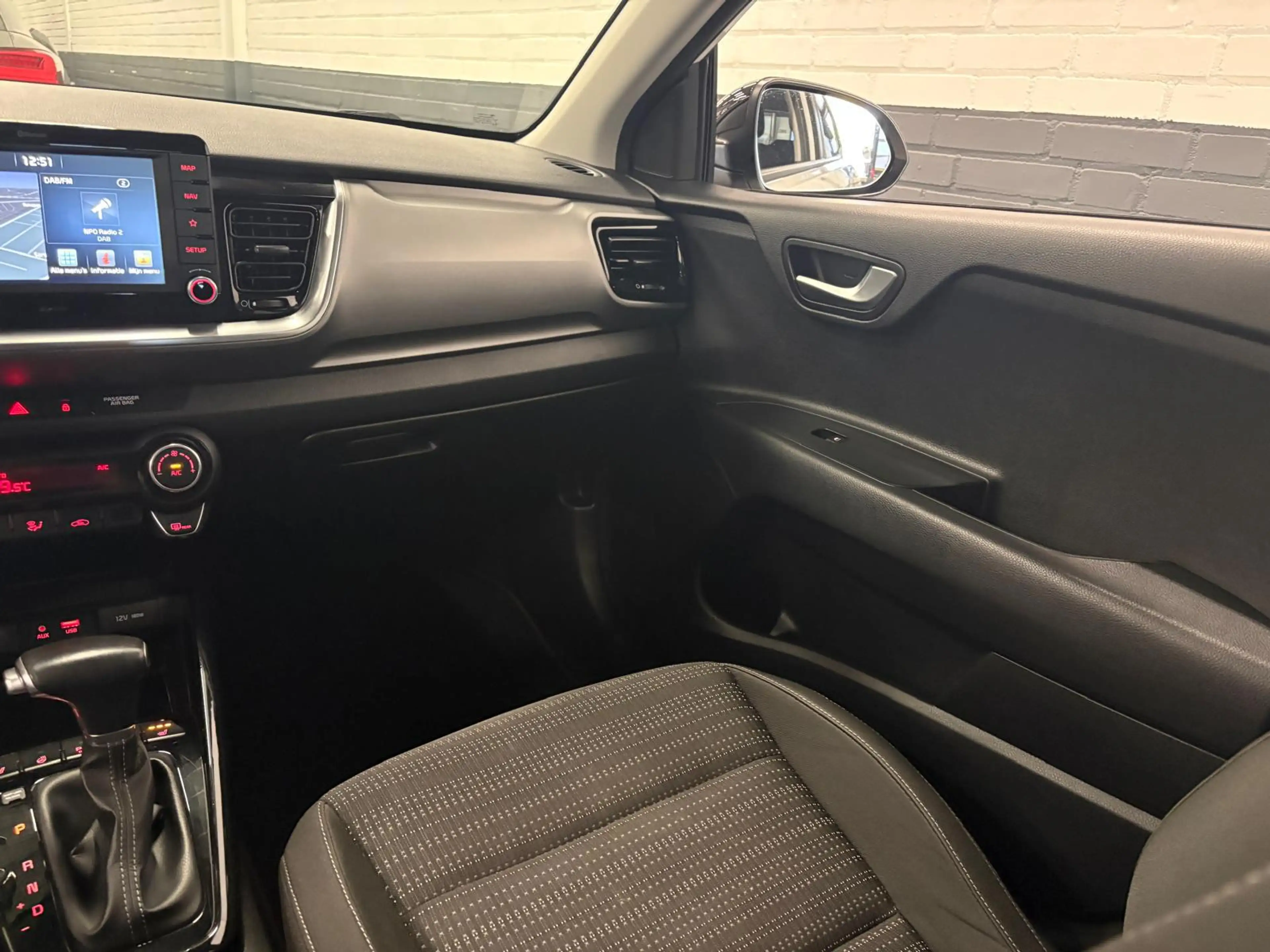 Kia Stonic 1.0 T-GDi Dynamic Plus Line Automaat | NAVI | PDC — photo 26