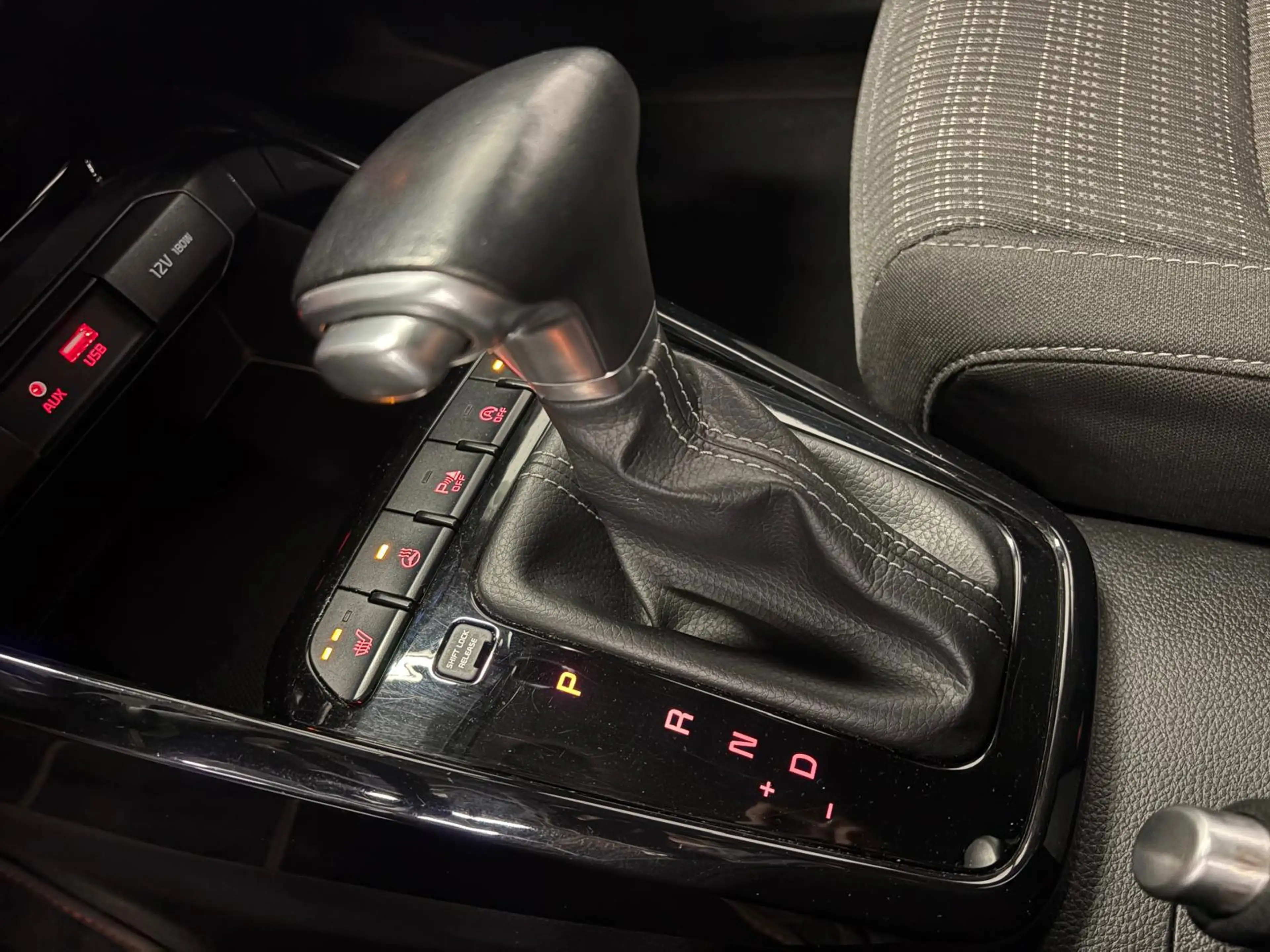 Kia Stonic 1.0 T-GDi Dynamic Plus Line Automaat | NAVI | PDC — photo 8