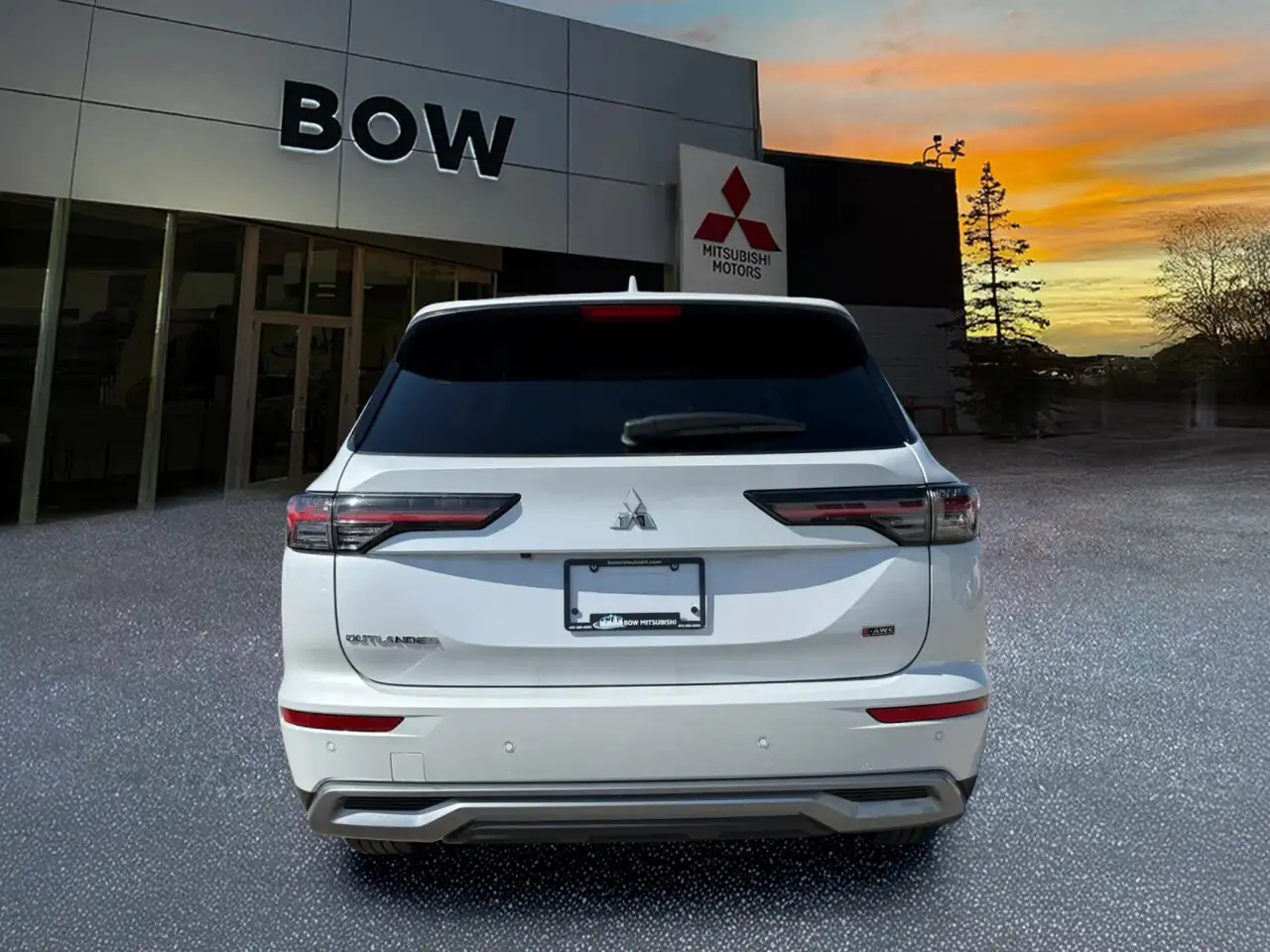 Mitsubishi Outlander снимка Mitsubishi Outlander