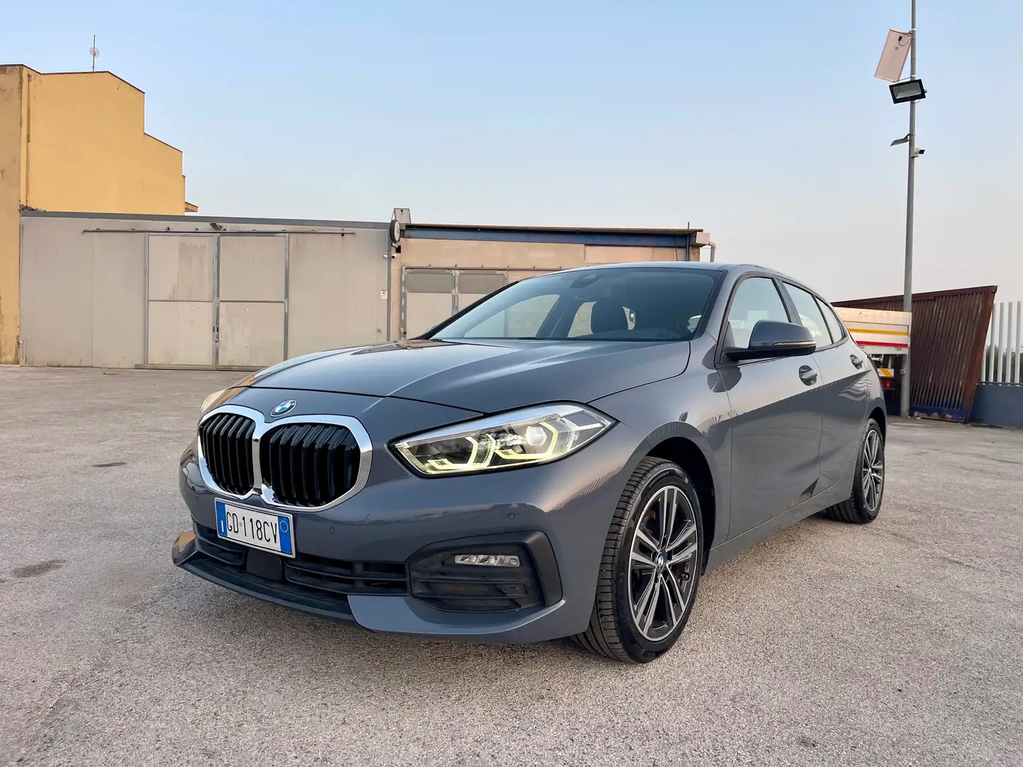 BMW 118 118d SPORT  FULL LED Grigio - 1