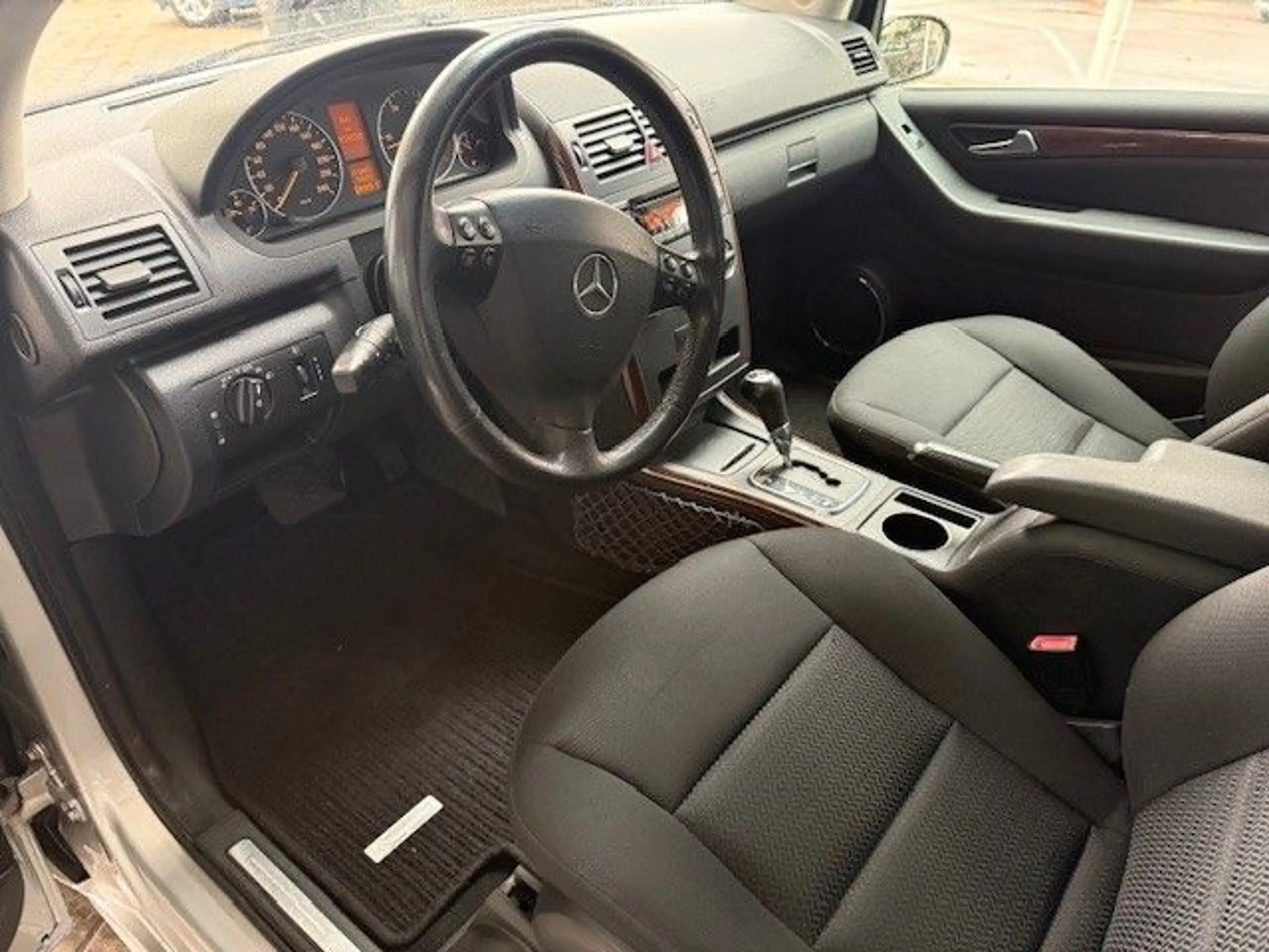 Mercedes-Benz A 200 CDI Elegance Automatik — photo 9