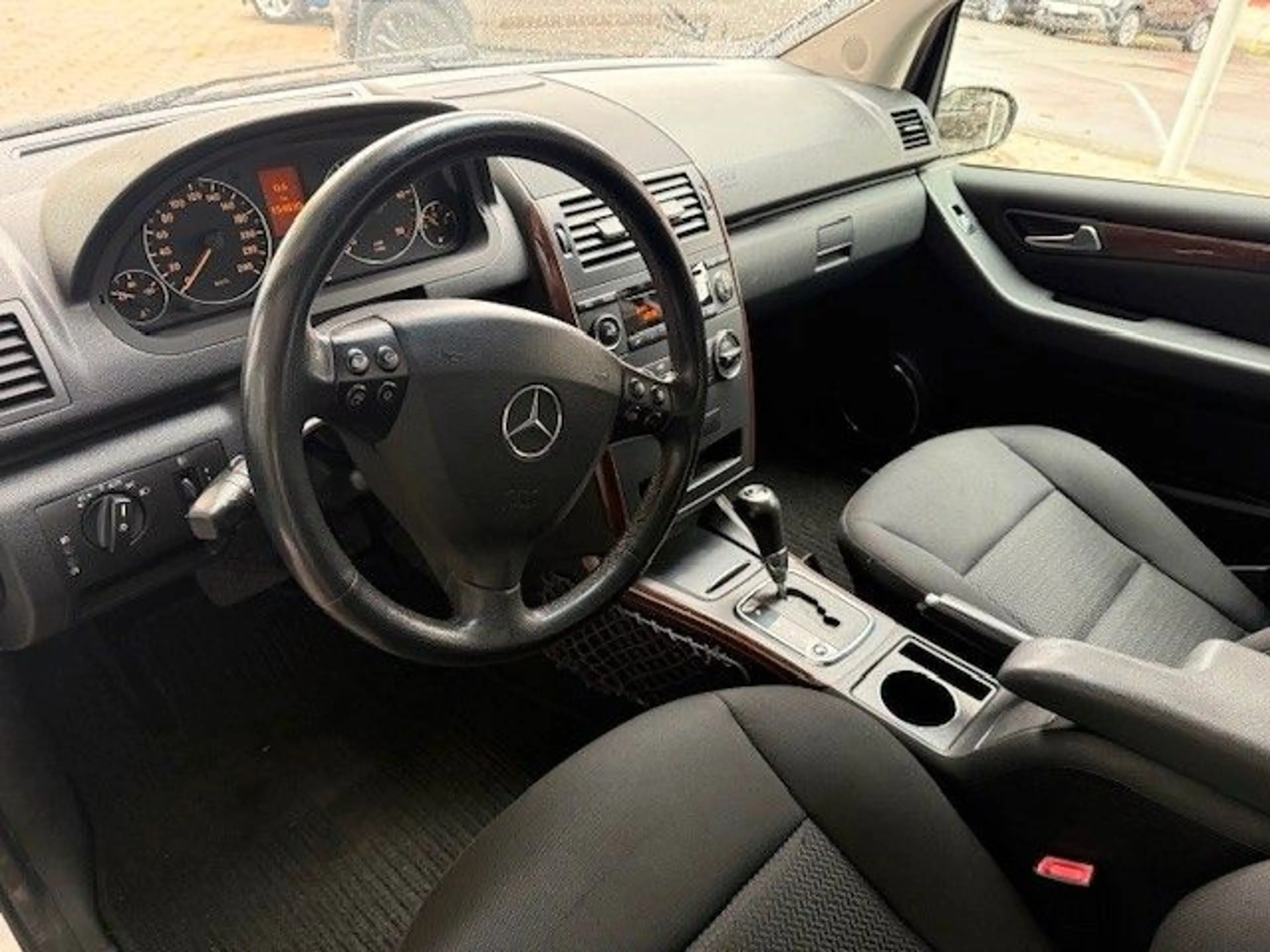 Mercedes-Benz A 200 CDI Elegance Automatik — photo 7