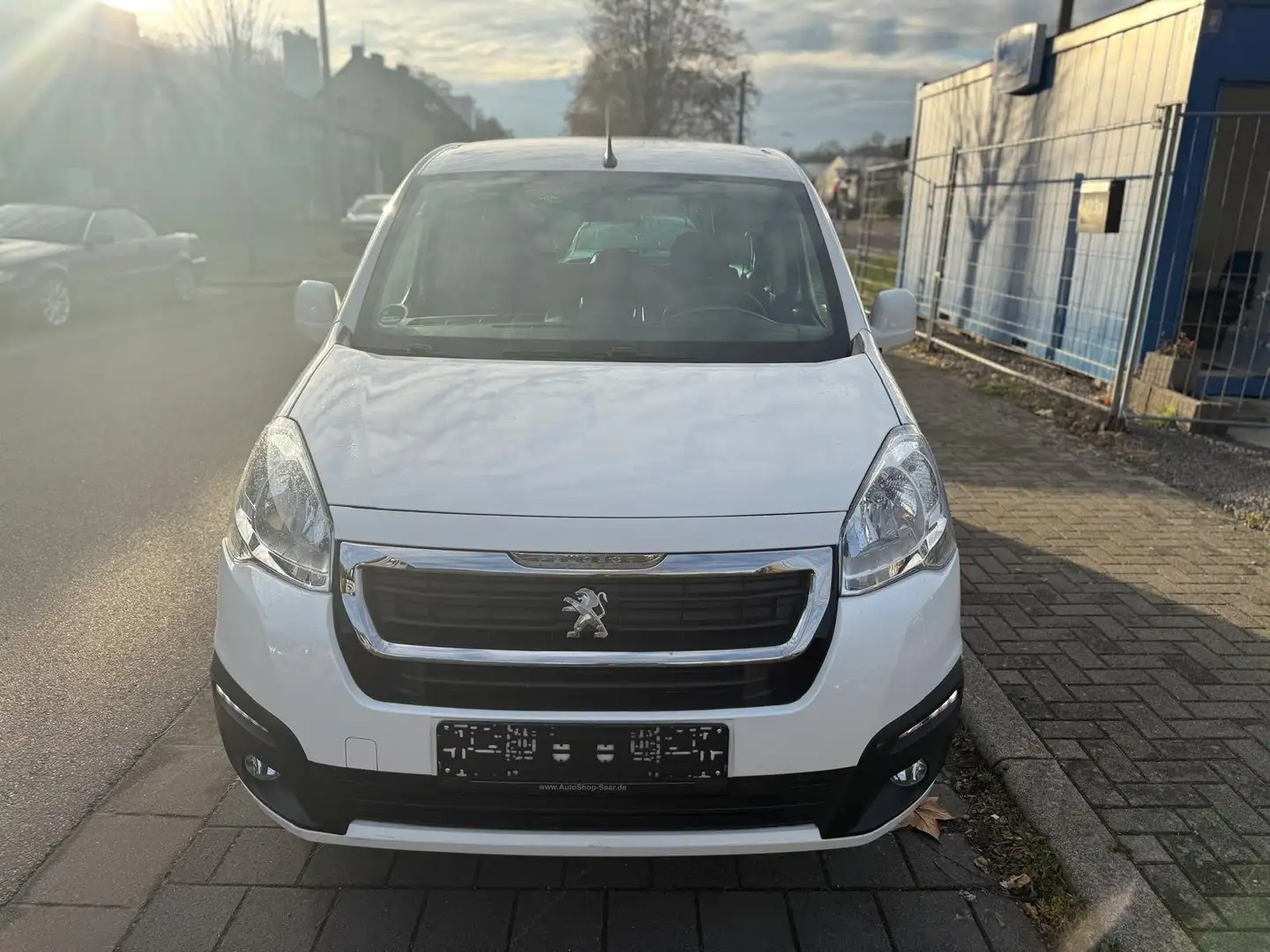Peugeot Partner Active Weiß - 2