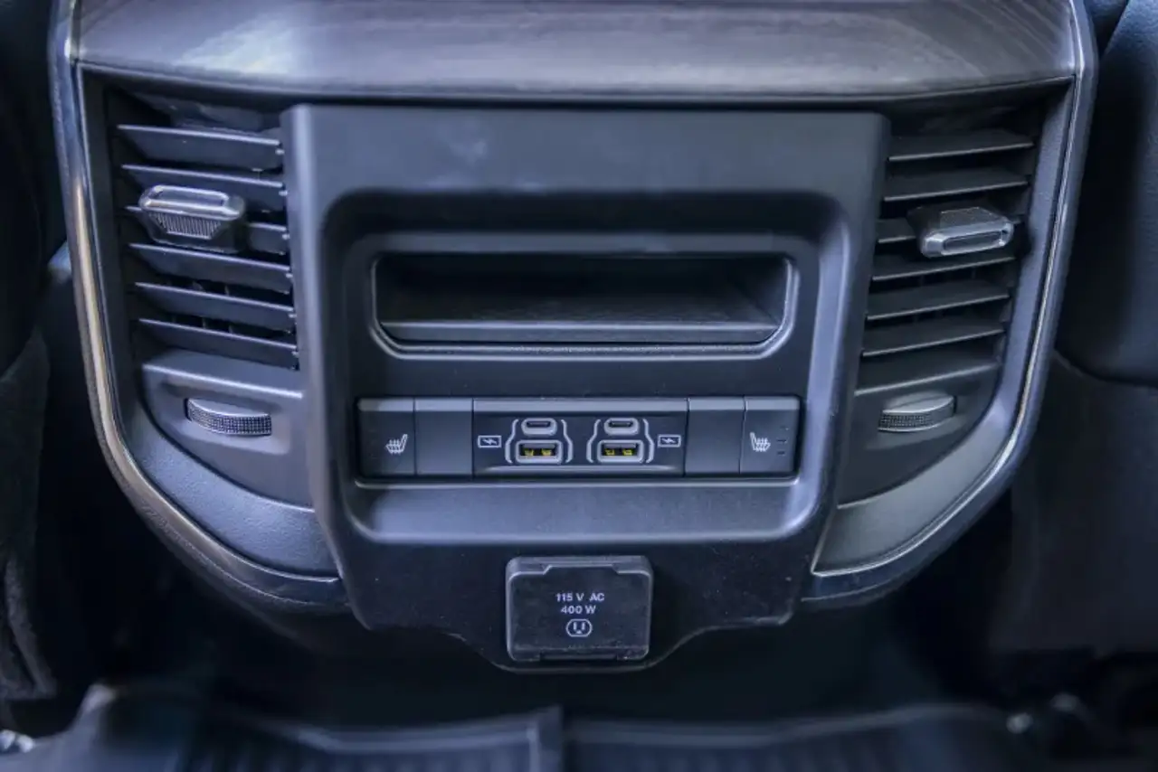 RAM 3500 снимка RAM 3500