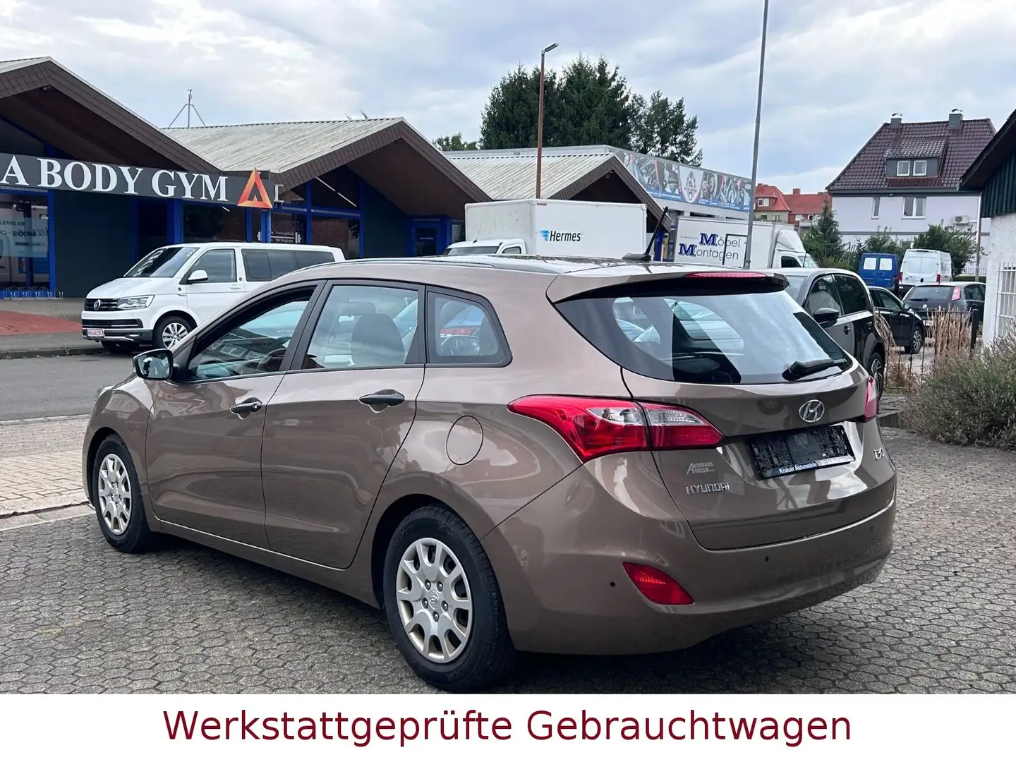 Hyundai i30 Kombi Classic*Navi*Kamera*PDC* Brun - 2