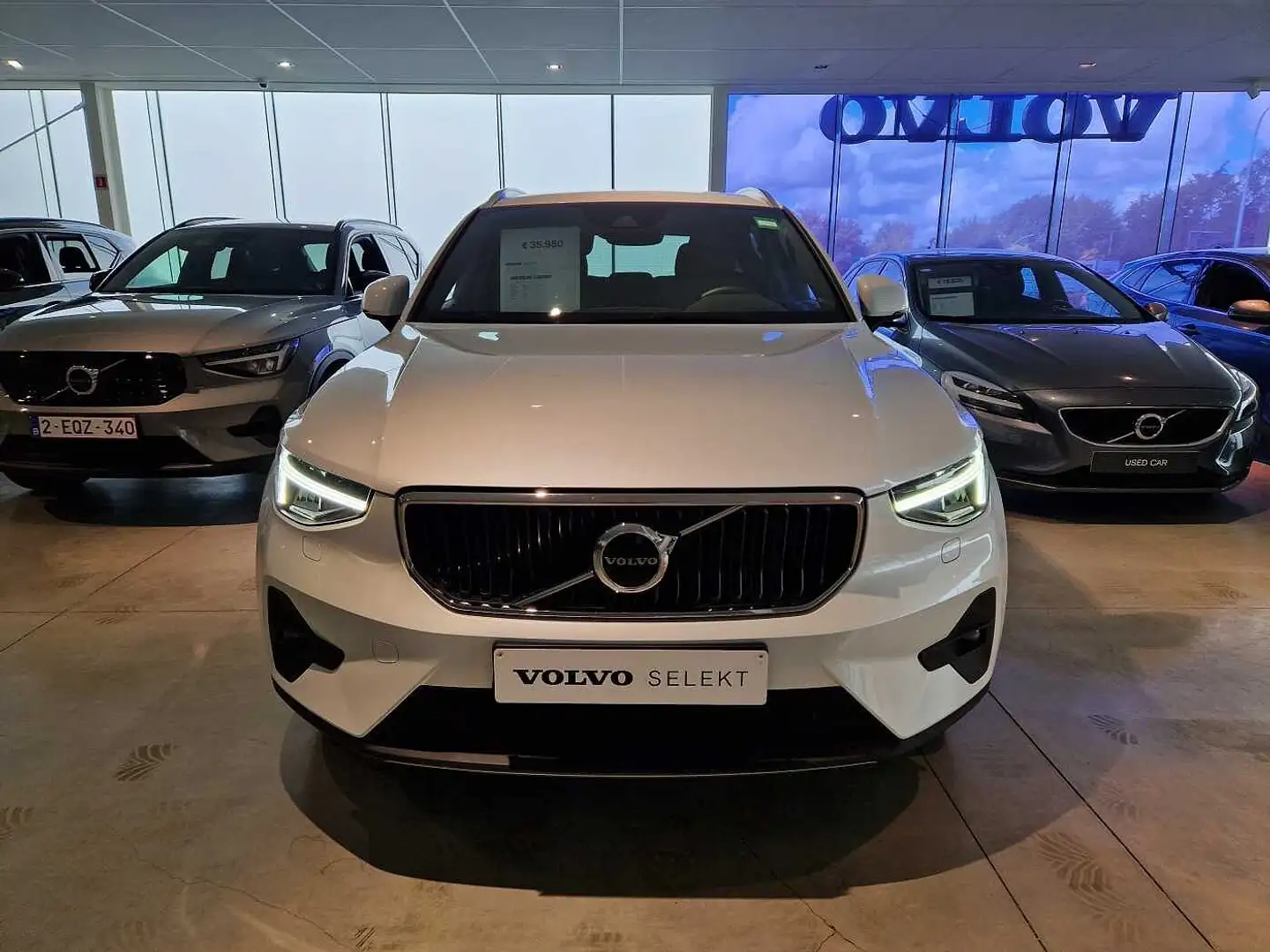 Volvo XC40 Core, T2 Geartronic Blanco - 2