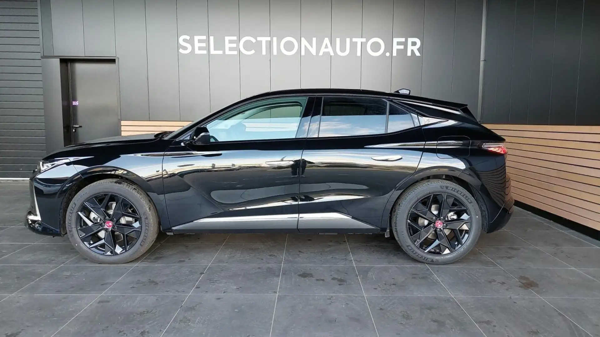 DS Automobiles DS 4 II E-TENSE 225 PERFORMANCE LINE + AUTO Noir - 2