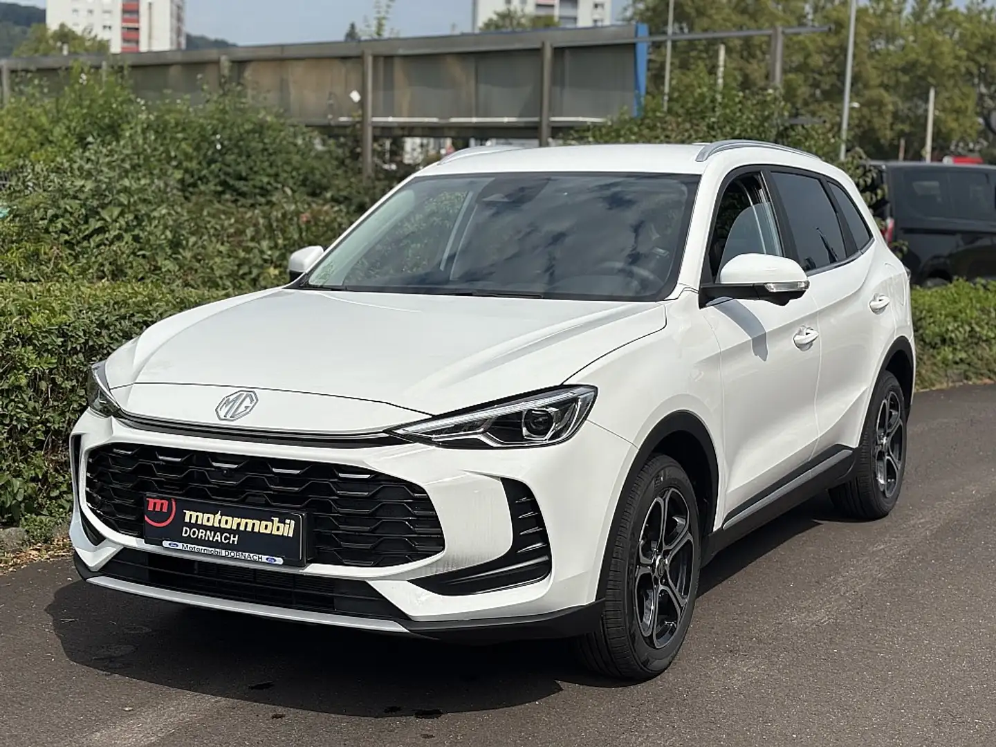 MG ZS + 1.5 Deluxe Blanc - 1