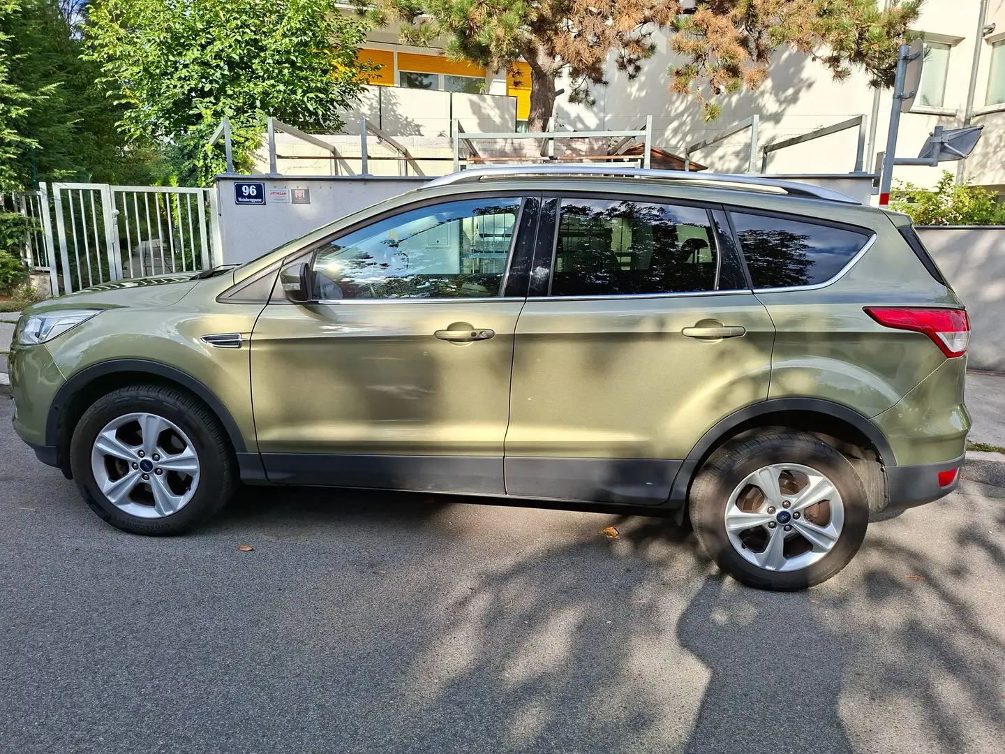 Ford Kuga Kuga 1,6 EcoBoost Trend Trend Gold - 2