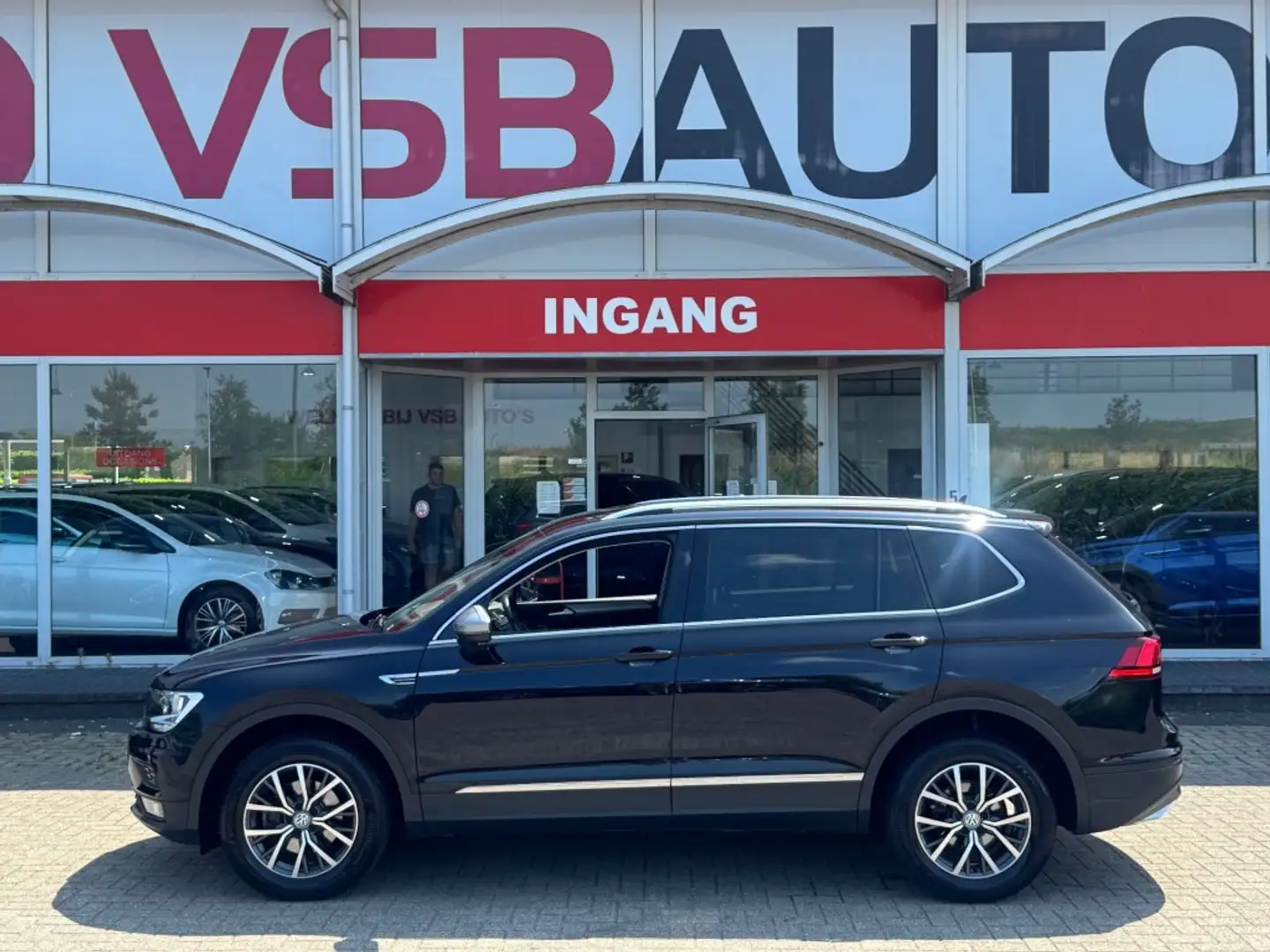 Volkswagen Tiguan Allspace 1.5 TSI ACT. 150PK ALLSPACE 7-PRS LED NAVI TREKHAA Zwart - 2