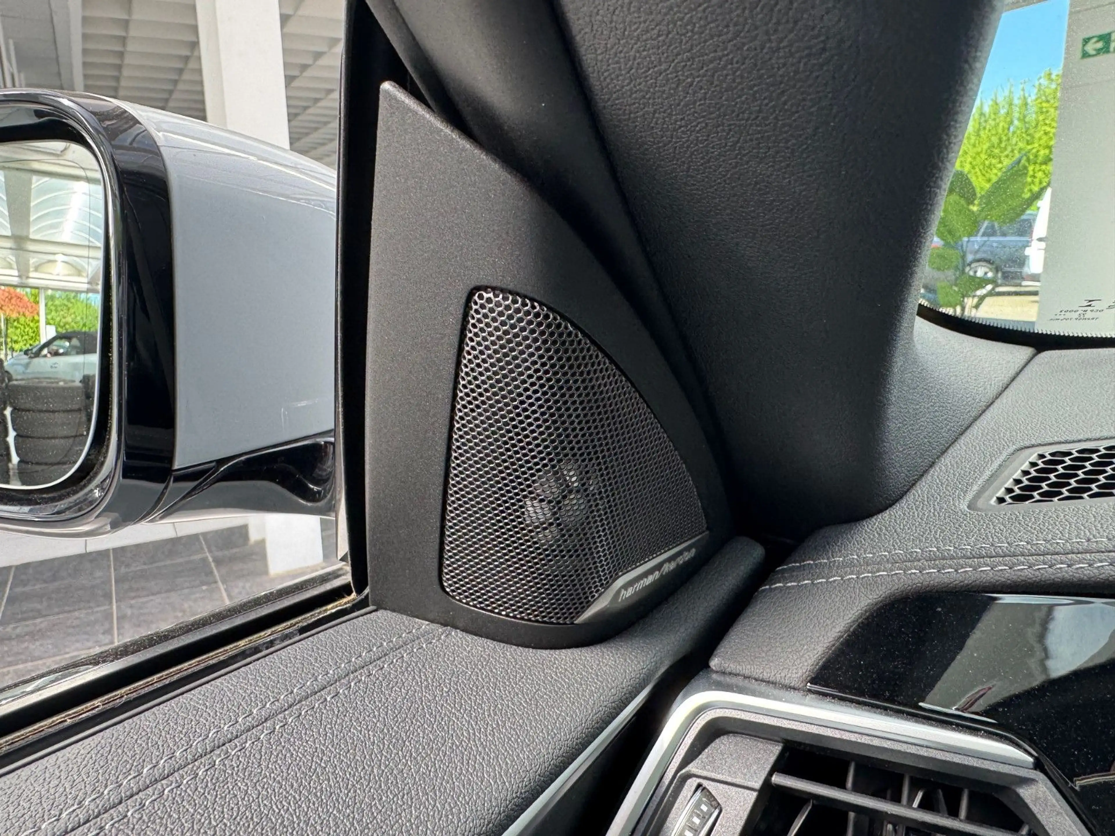 BMW M4 4 Cabrio M440 i xDrive — photo 24