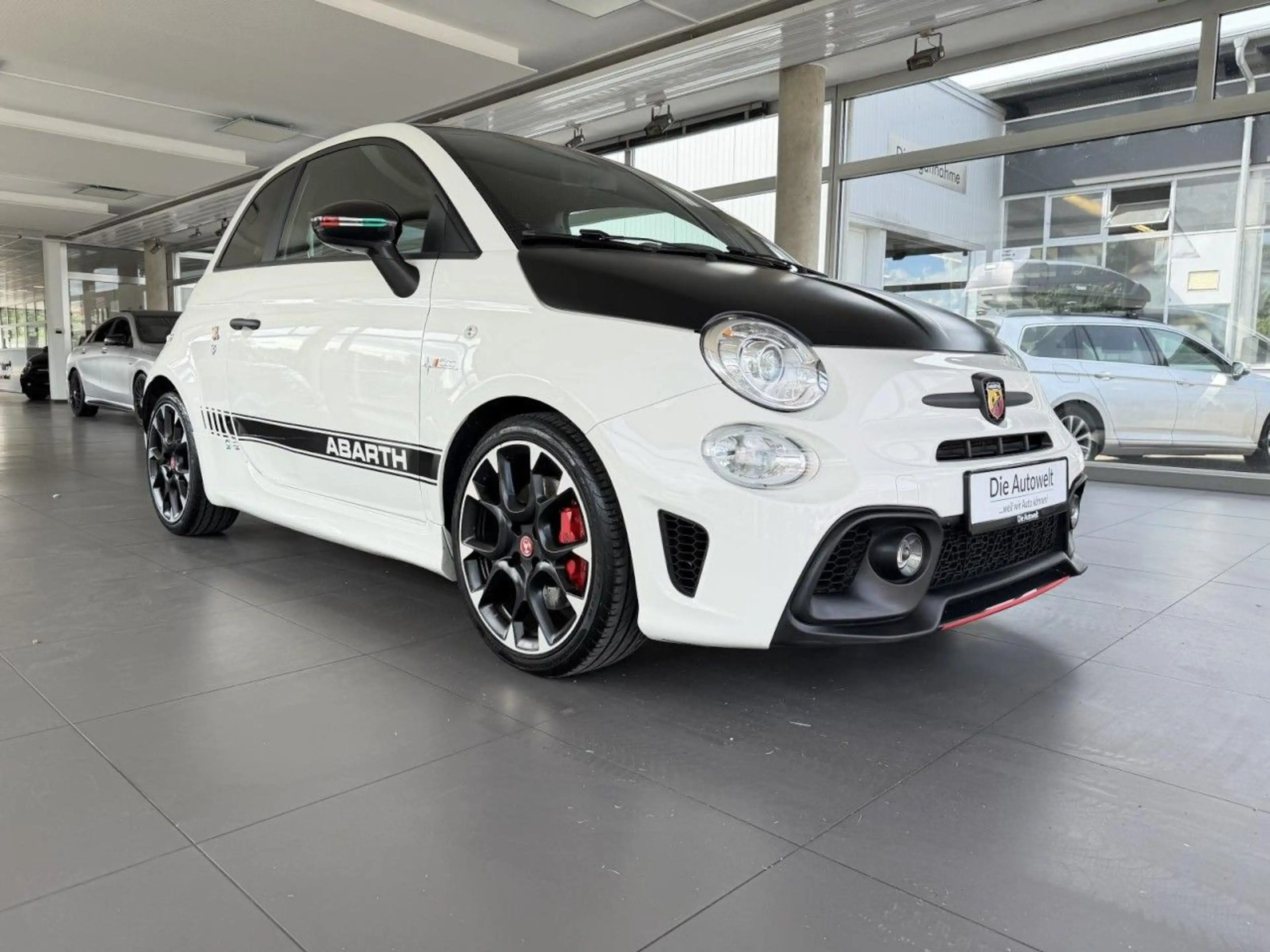 Abarth 595 Competizione 1.4 NAVI XENON PDC 180PS TOUCH SPORTPAKET Klima — photo 2