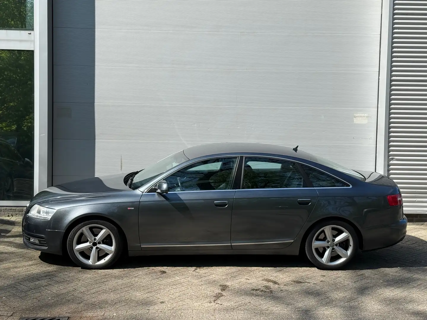 Audi A6 Limousine 2.8 FSI quattro Pro Line S l Automaat l Gris - 2